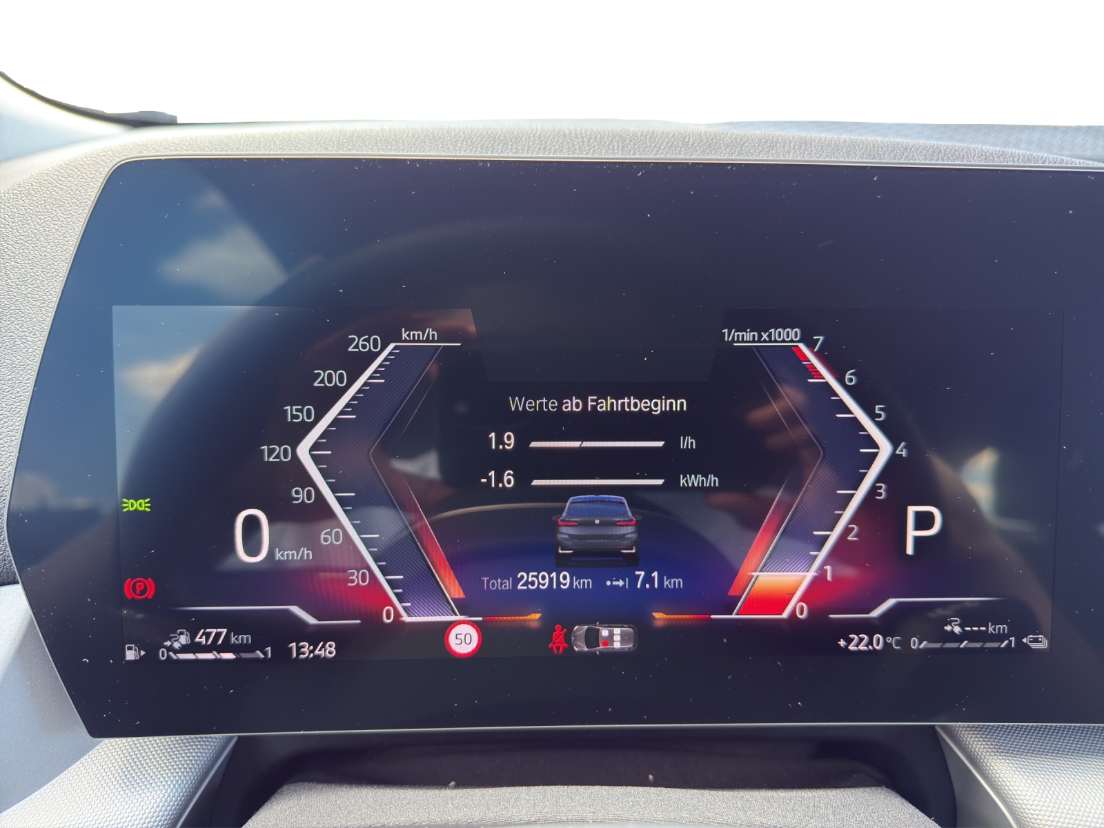 BMW 225e xDrive Active Tourer-image-9