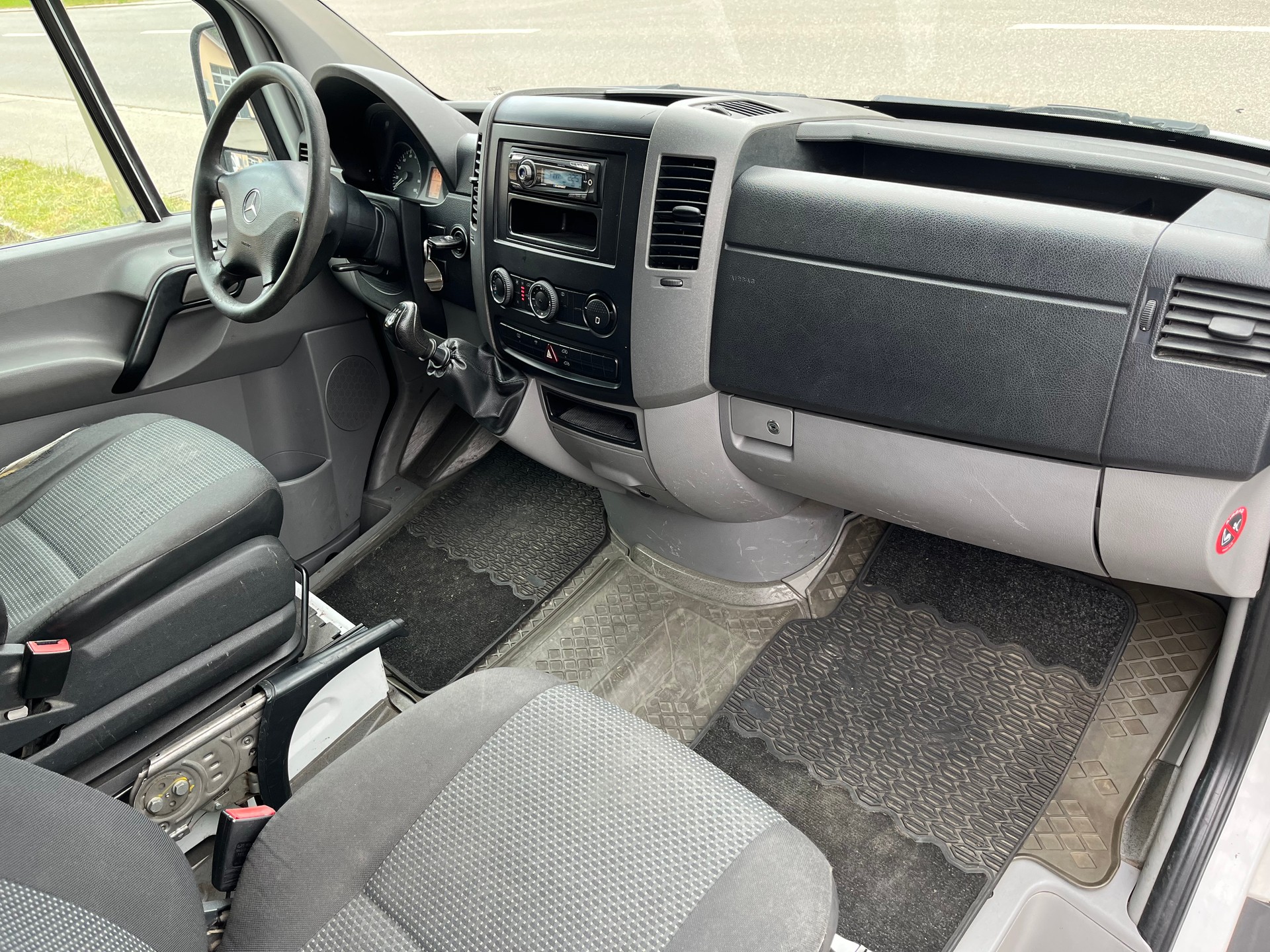 MERCEDES-BENZ Sprinter 313 CDI Standard-image-13