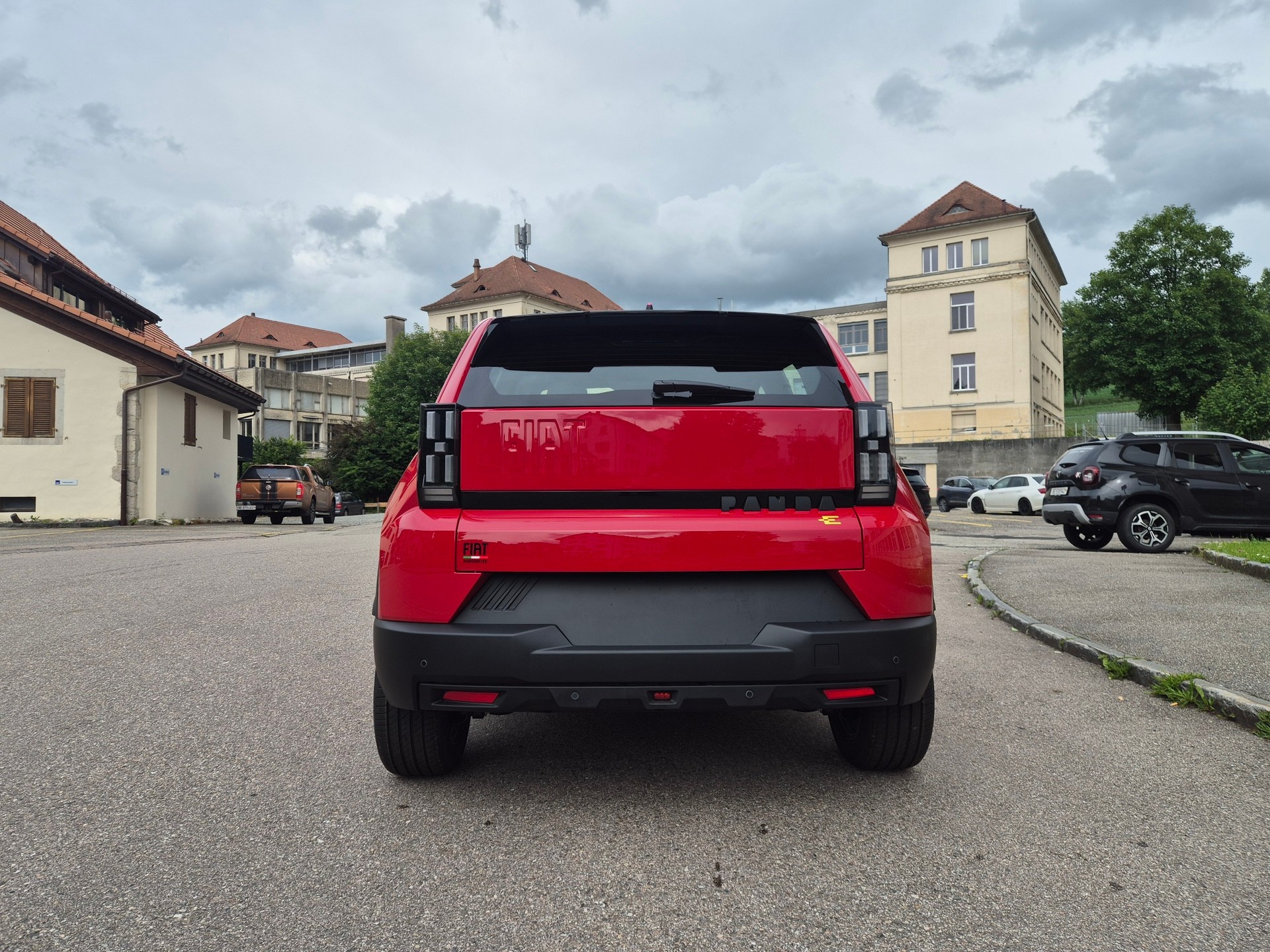 FIAT Grande Panda Elektro Red-image-3