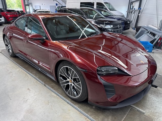 PORSCHE Taycan GTS-image-5