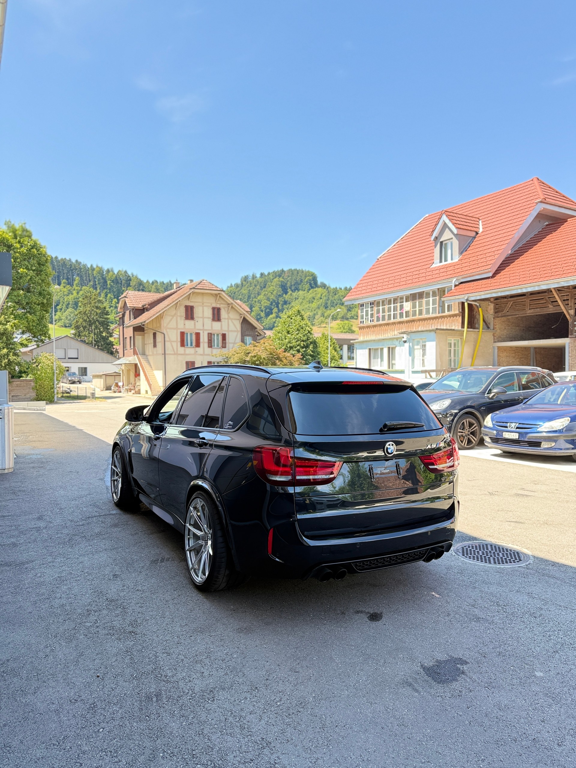 BMW X5M Steptronic-showroom-element-2