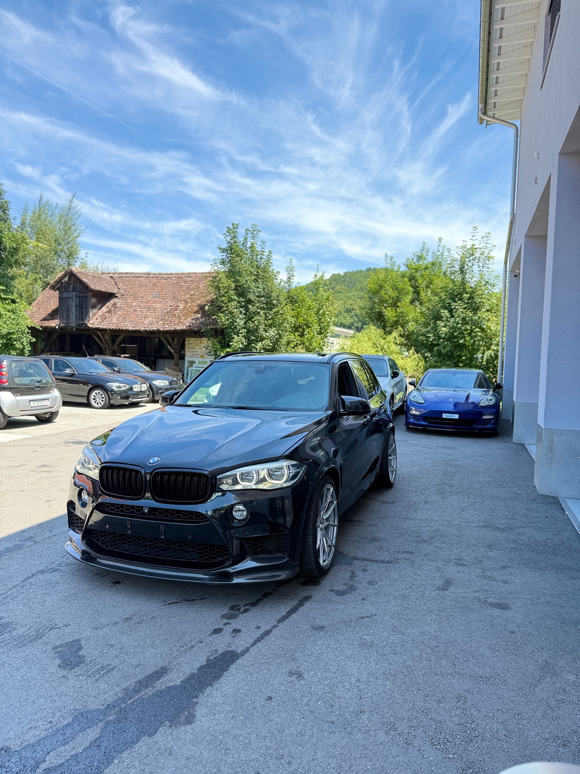 BMW X5M Steptronic-showroom-element-1