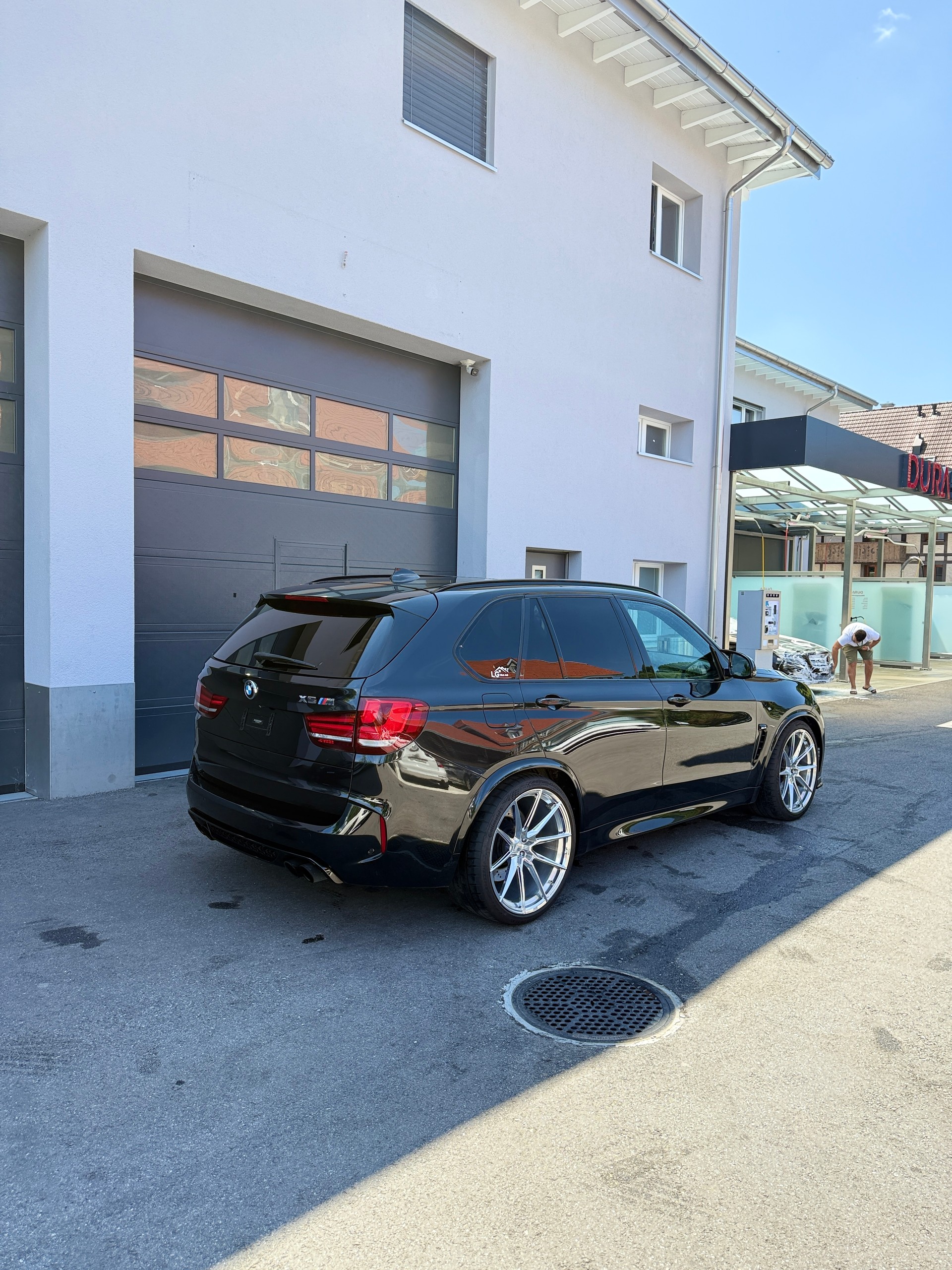 BMW X5M Steptronic-showroom-element-3