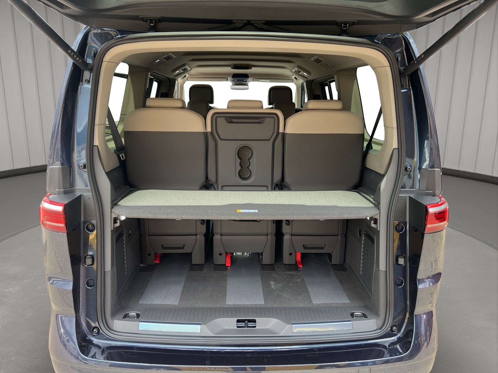 VW Multivan 1.5 eHybrid Style Lang DSG-image-13