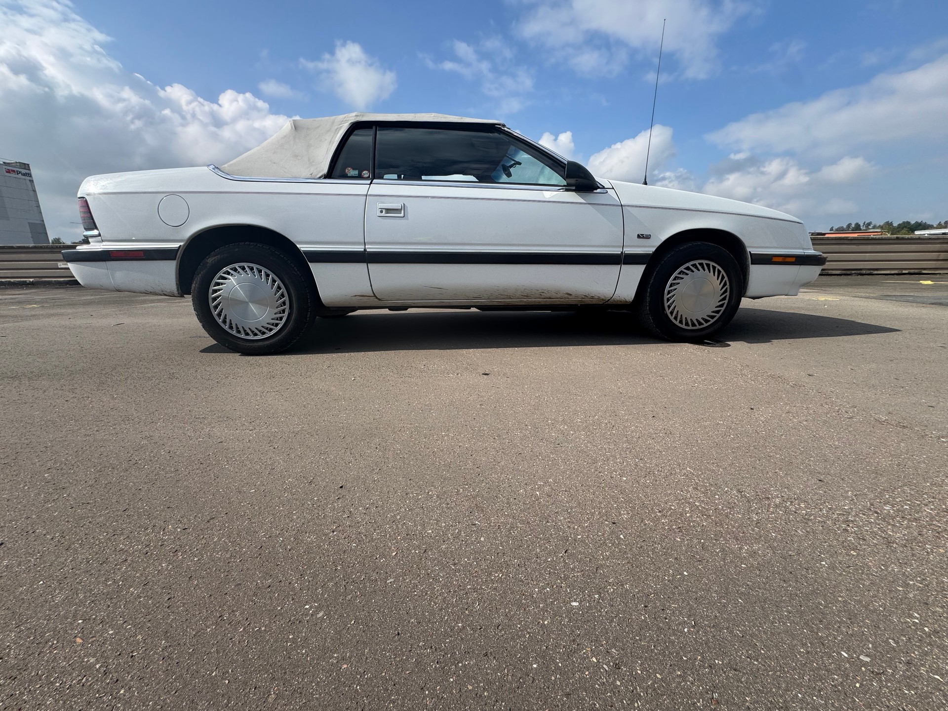 CHRYSLER LE BARON-image-2