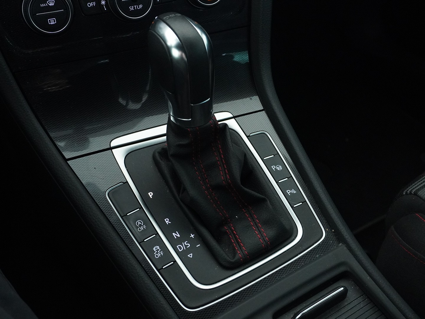 VW Golf 2.0 TSI GTI DSG-image-9