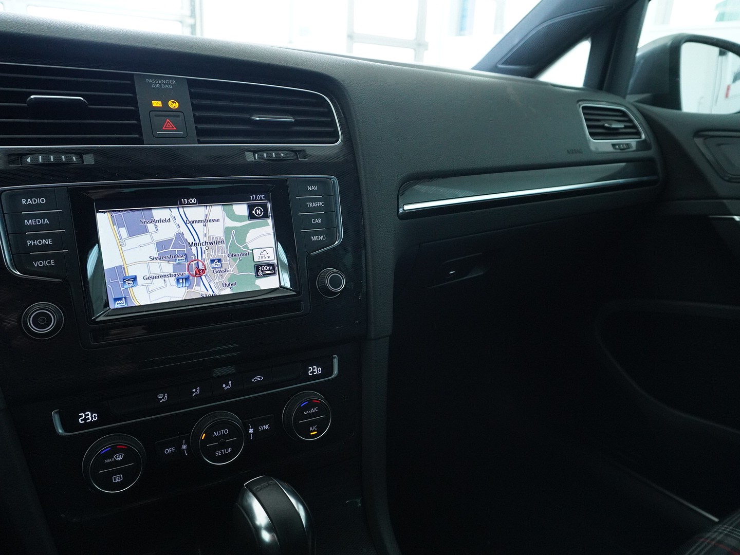 VW Golf 2.0 TSI GTI DSG-image-7