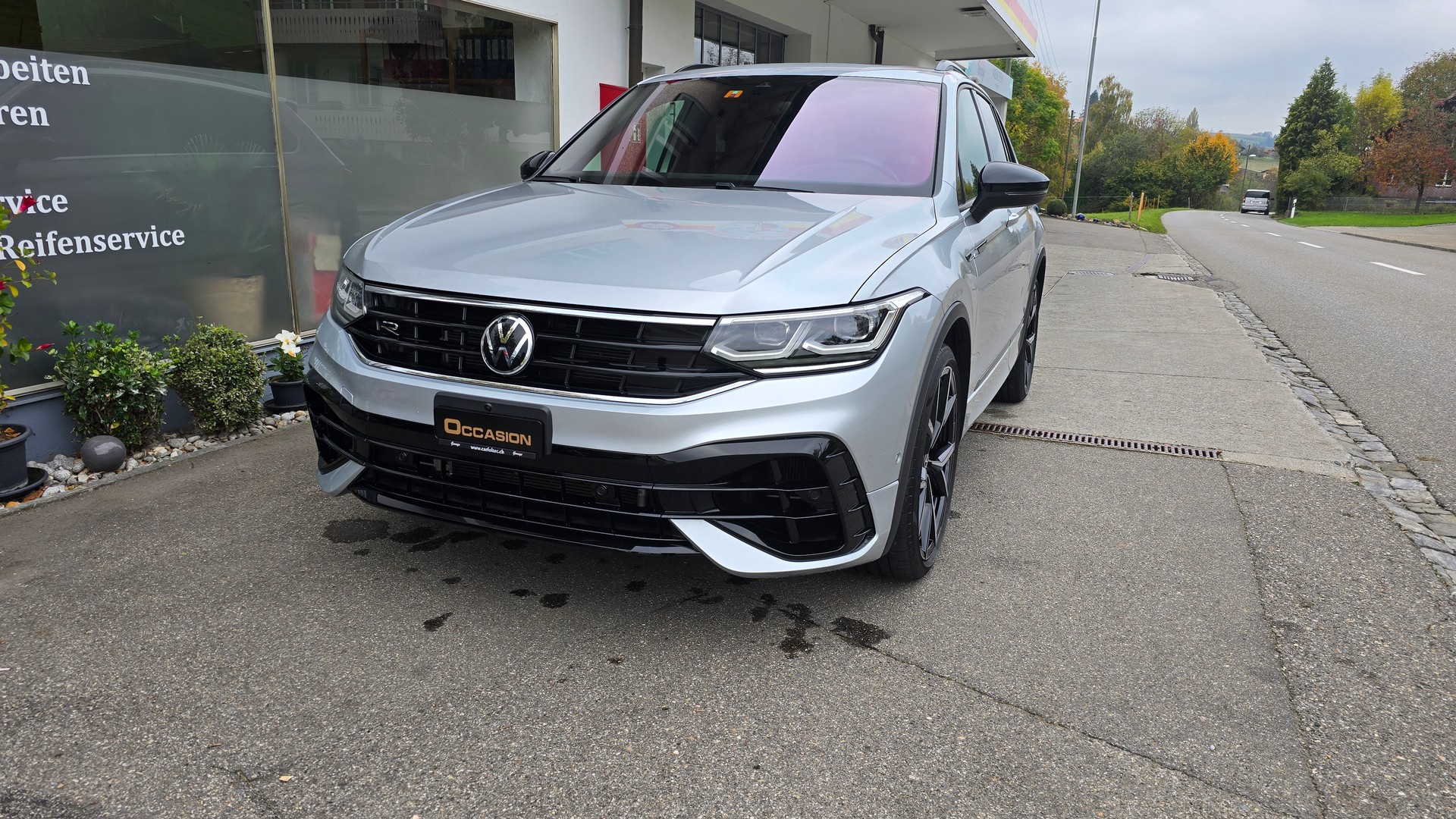 VW Tiguan 2.0TSI R 4Motion DSG-image-1