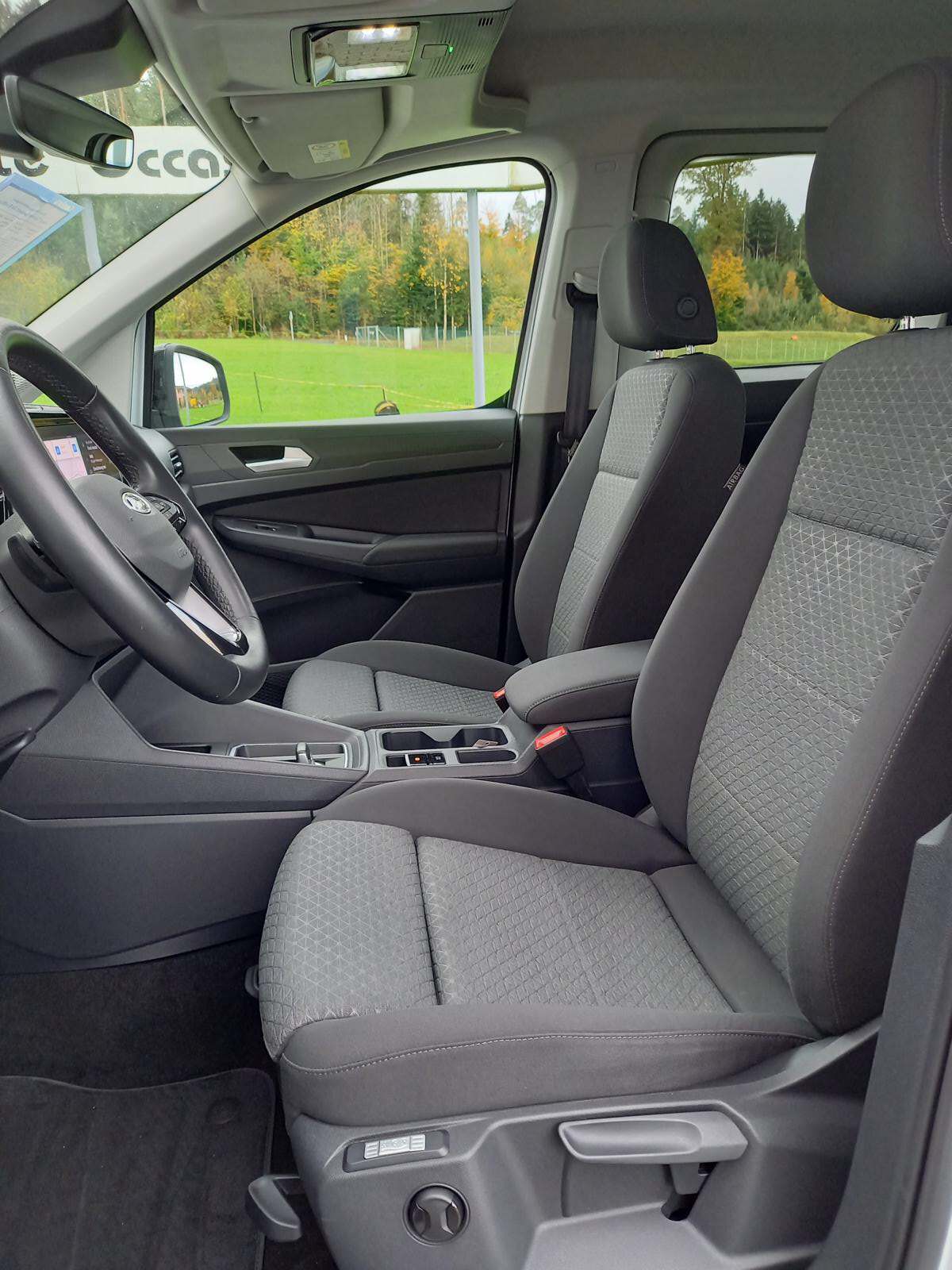 FORD Tourneo Connect 2.0 EcoBlue Titanium Automat-image-8