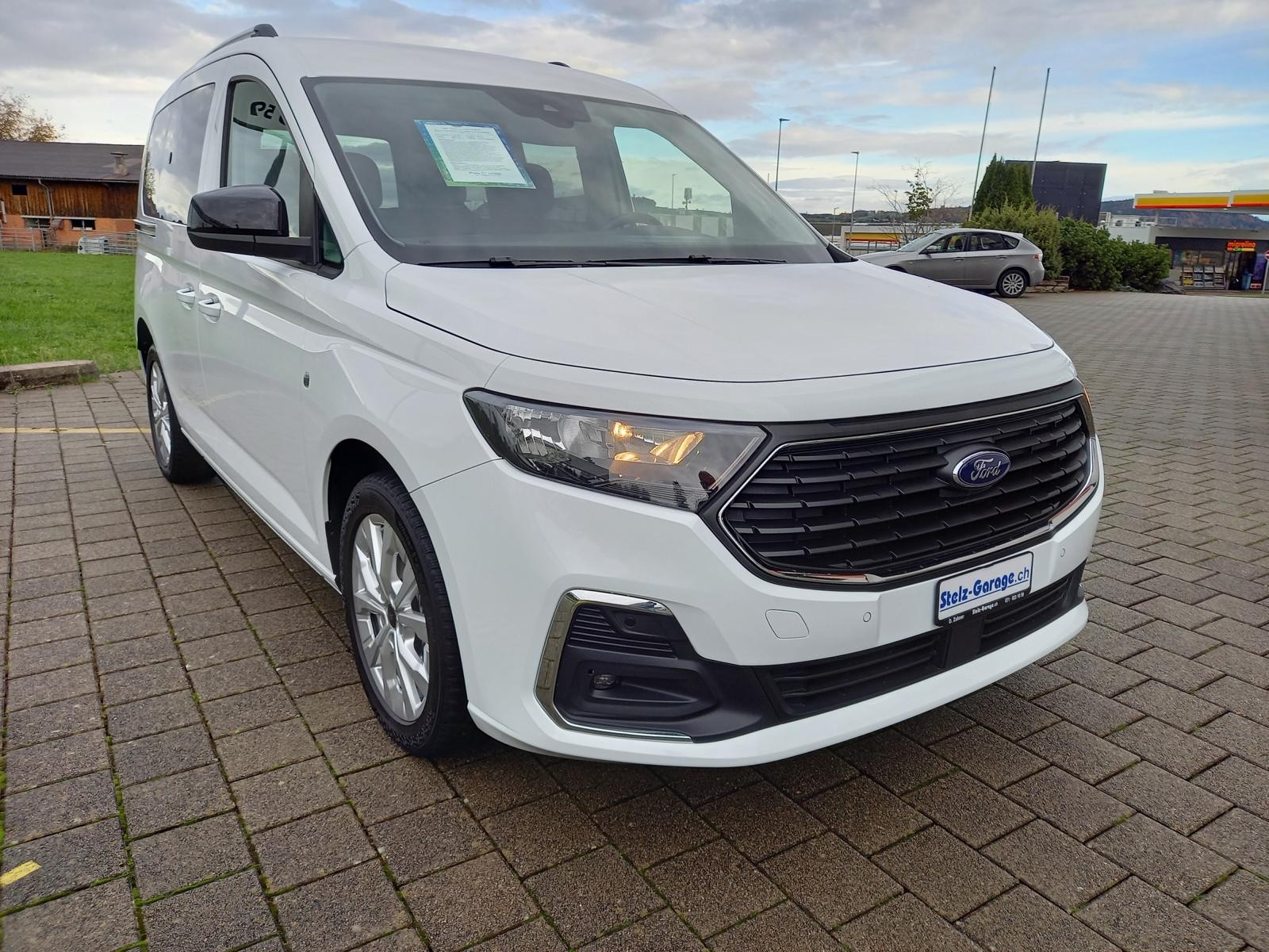 FORD Tourneo Connect 2.0 EcoBlue Titanium Automat-showroom-element-3