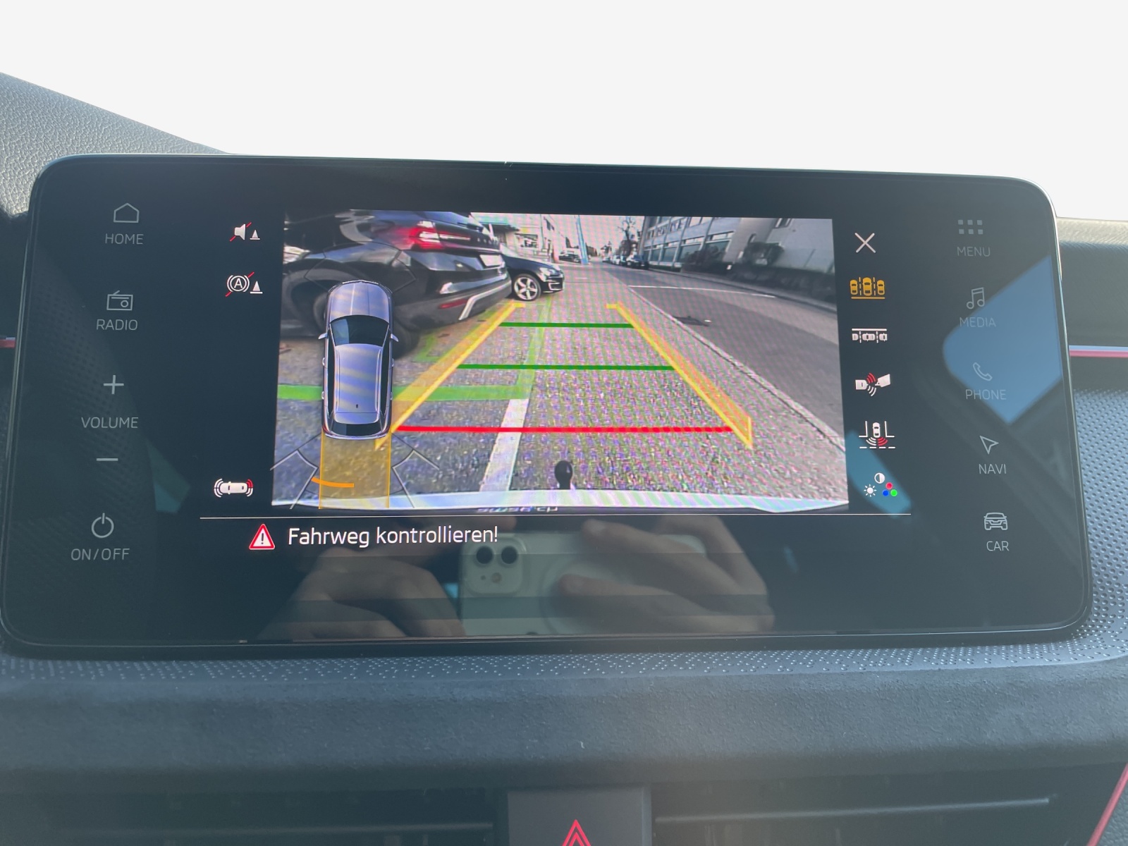 SKODA Kamiq 1.0 TSI Dynamic DSG-image-15