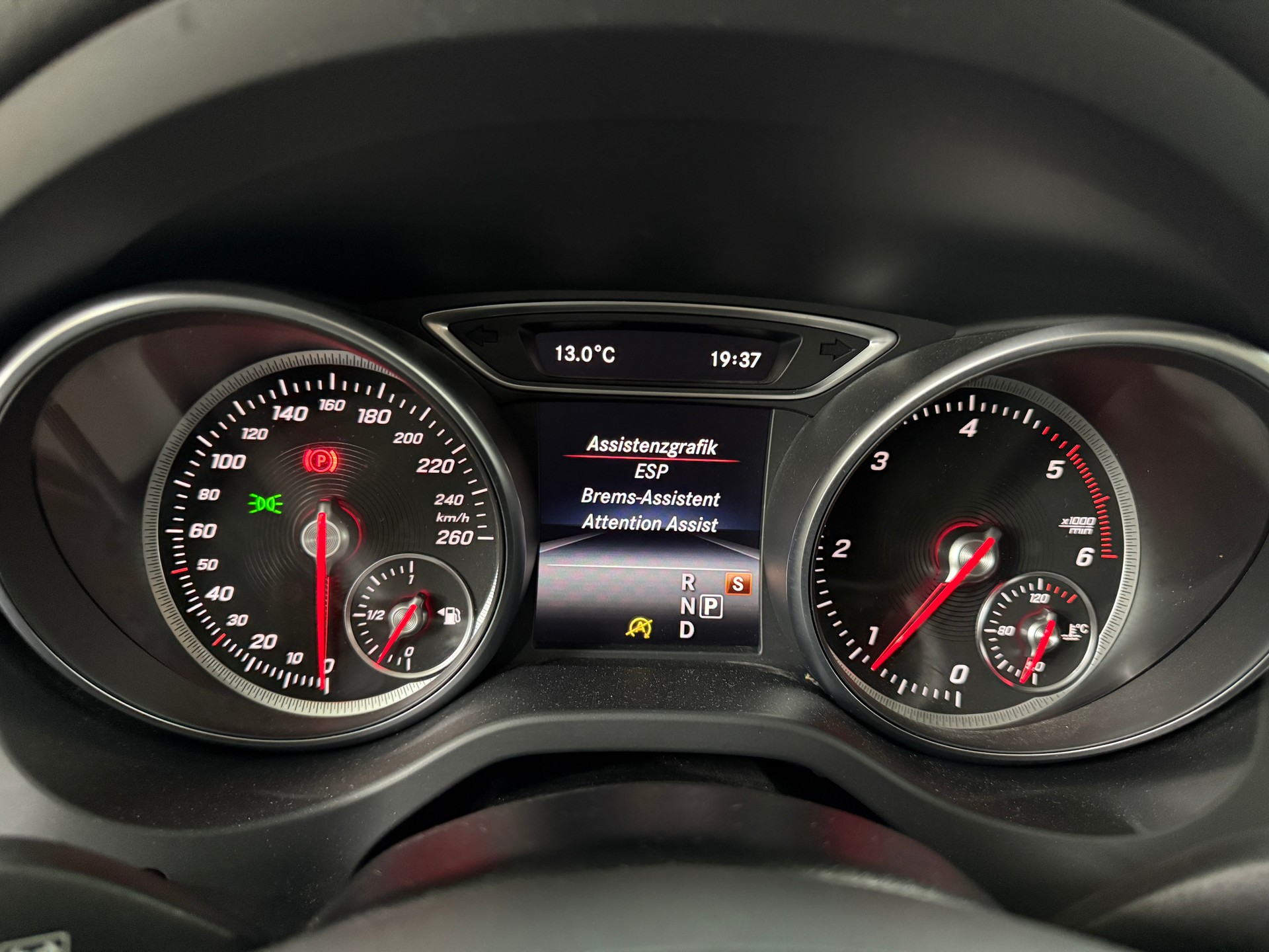 MERCEDES-BENZ CLA Shooting Br. 200 d Swiss Star Urban 4M 7G-DCT-image-14