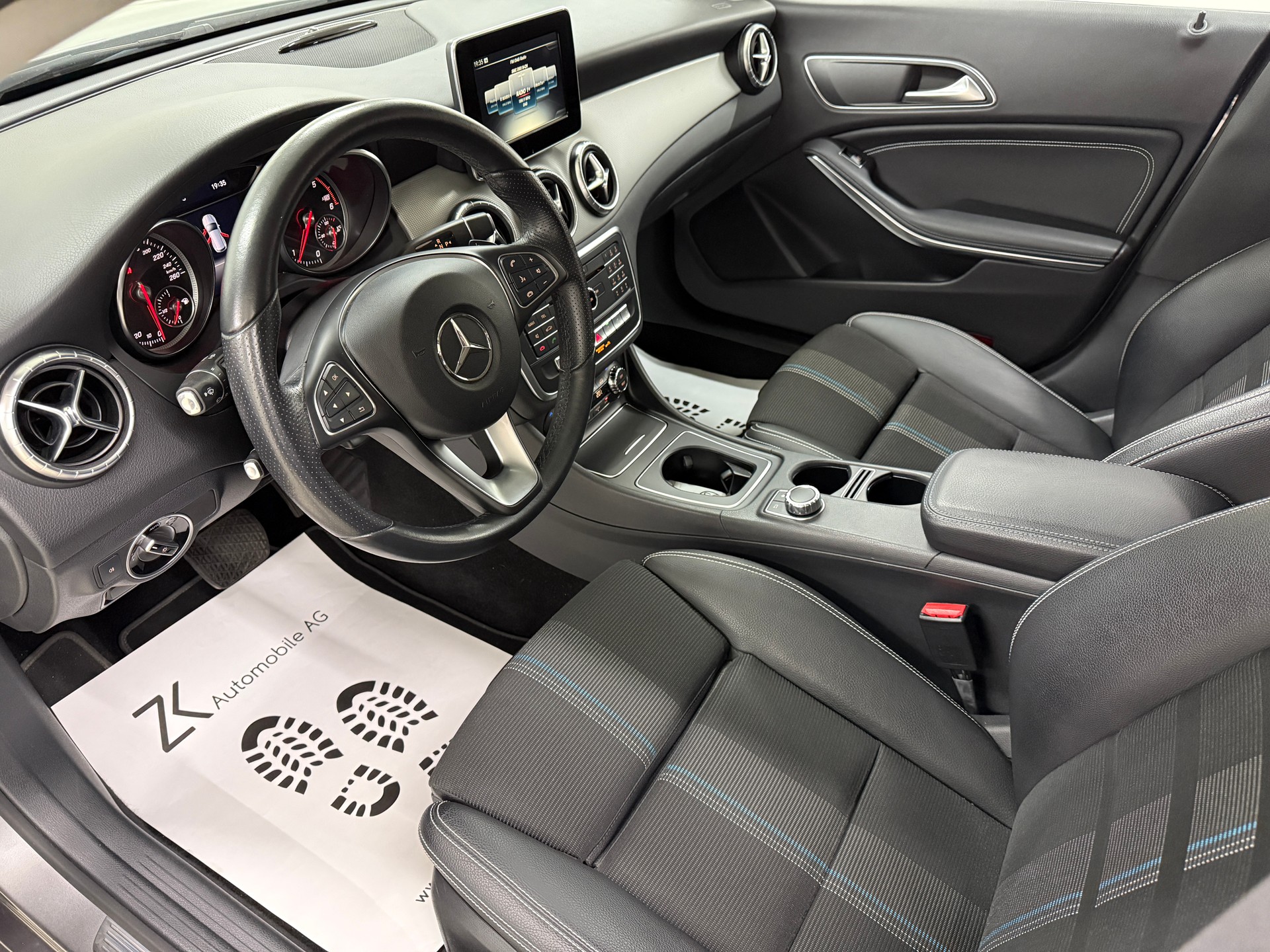 MERCEDES-BENZ CLA Shooting Br. 200 d Swiss Star Urban 4M 7G-DCT-image-6