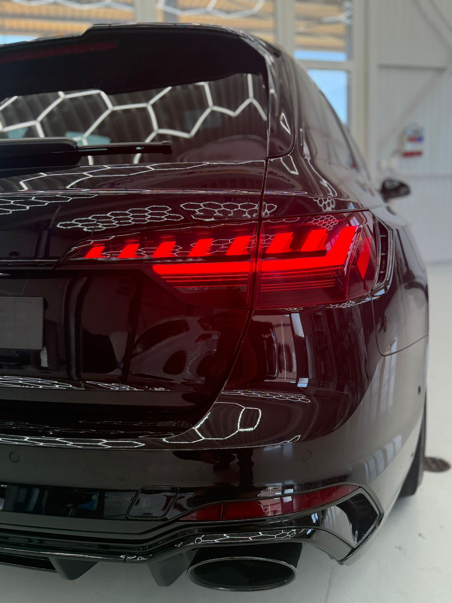 AUDI RS4 Avant quattro tiptronic-image-4