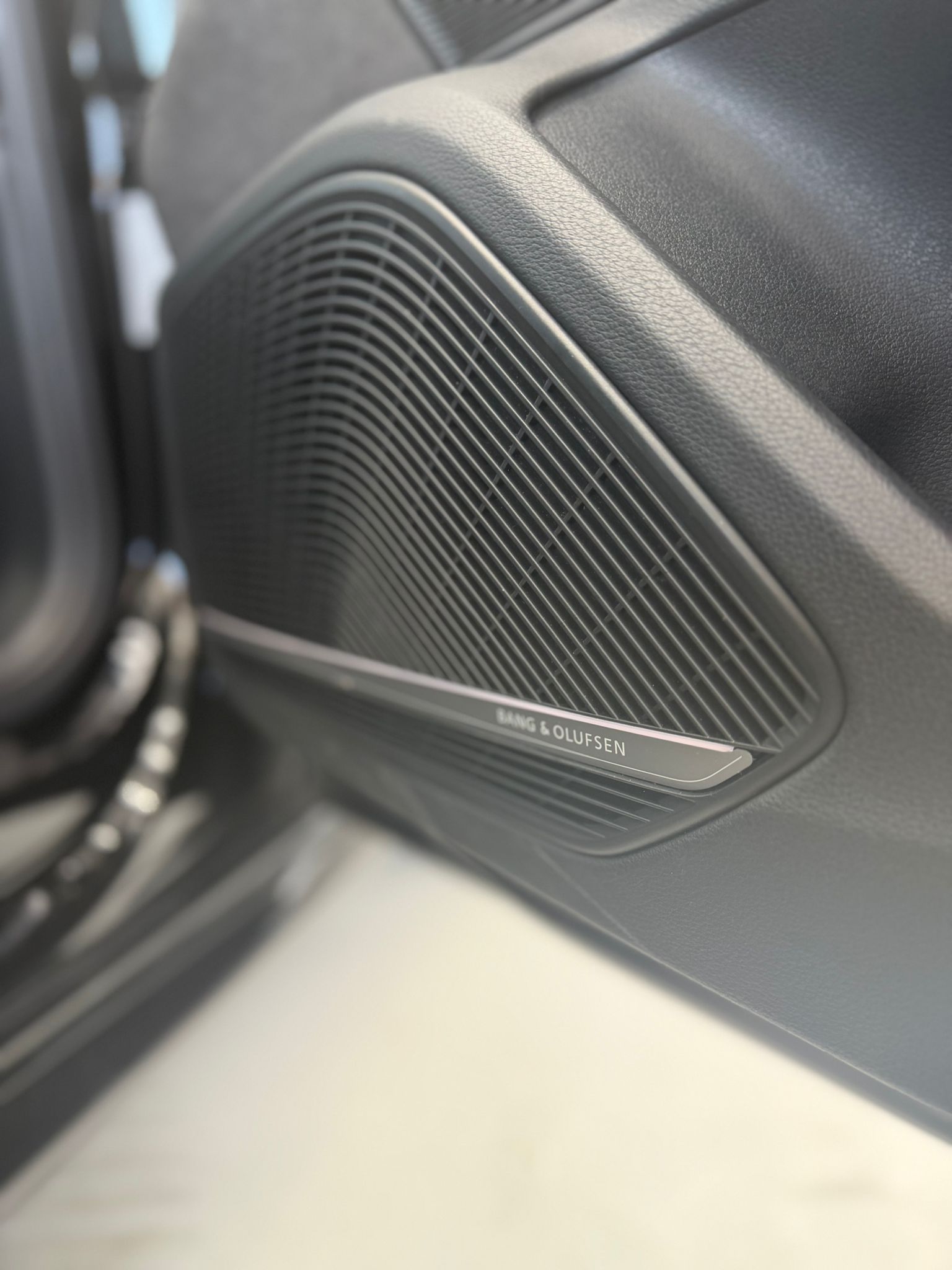 AUDI RS4 Avant quattro tiptronic-image-10