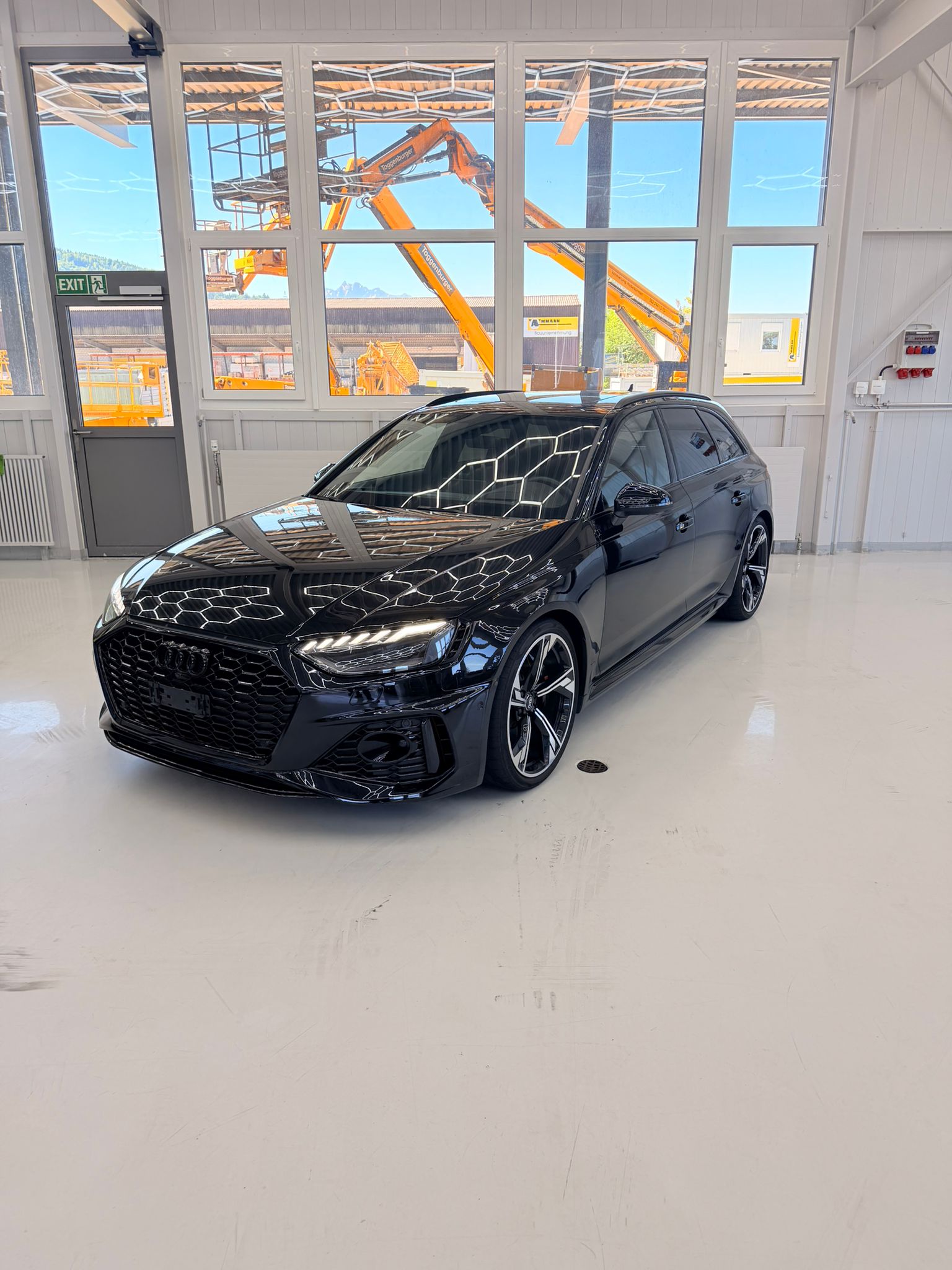 AUDI RS4 Avant quattro tiptronic