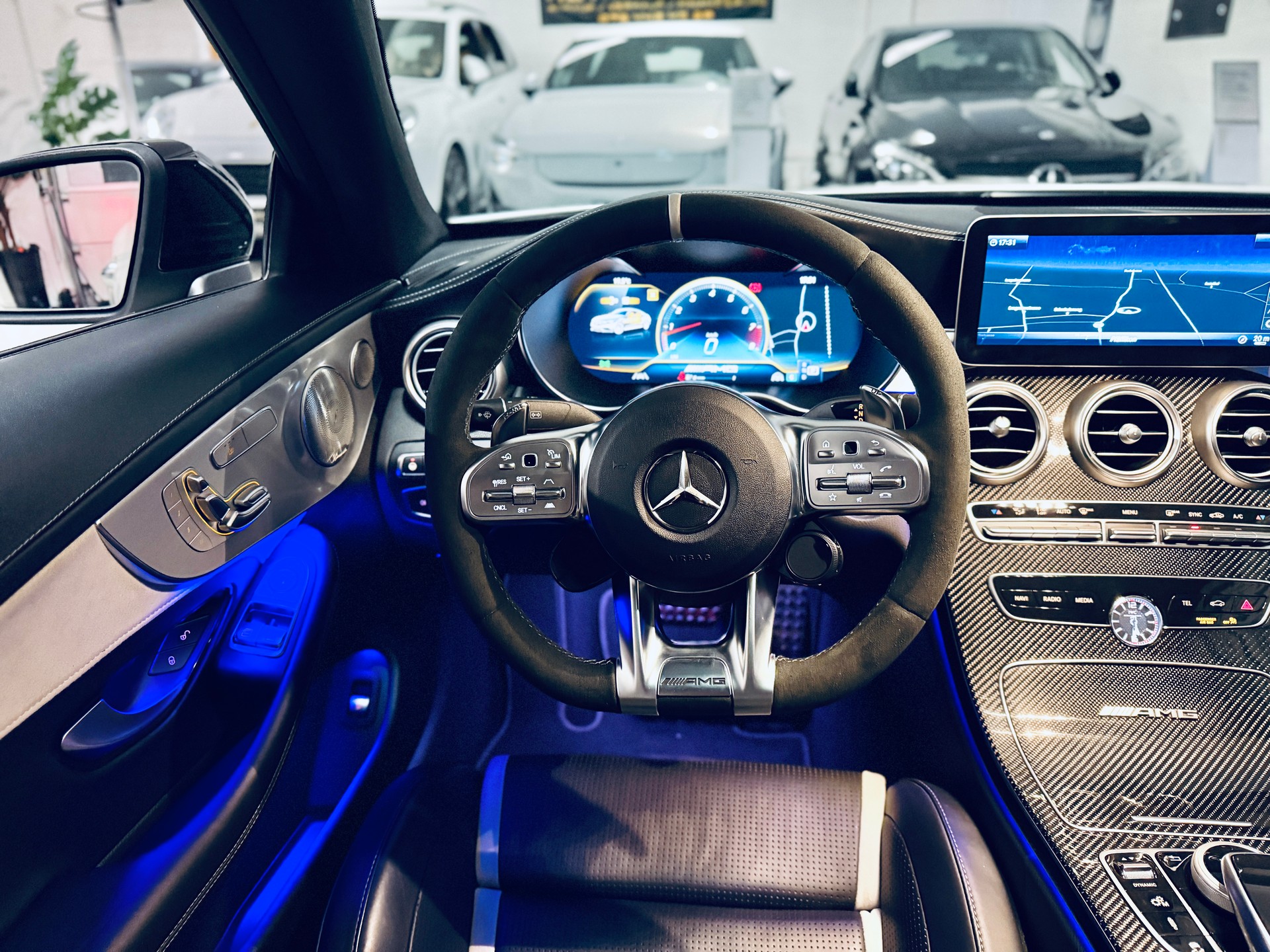 MERCEDES-BENZ C 63 S AMG Premium 9G-tronic-image-14