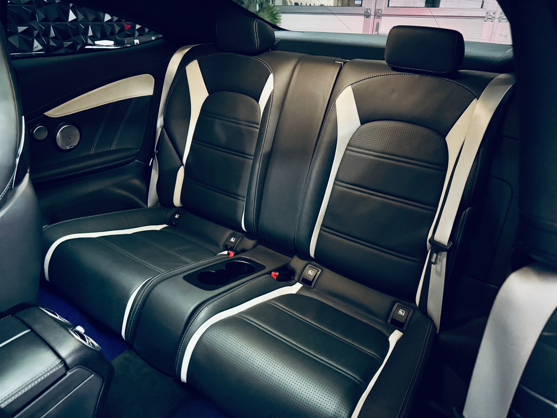 MERCEDES-BENZ C 63 S AMG Premium 9G-tronic-image-26