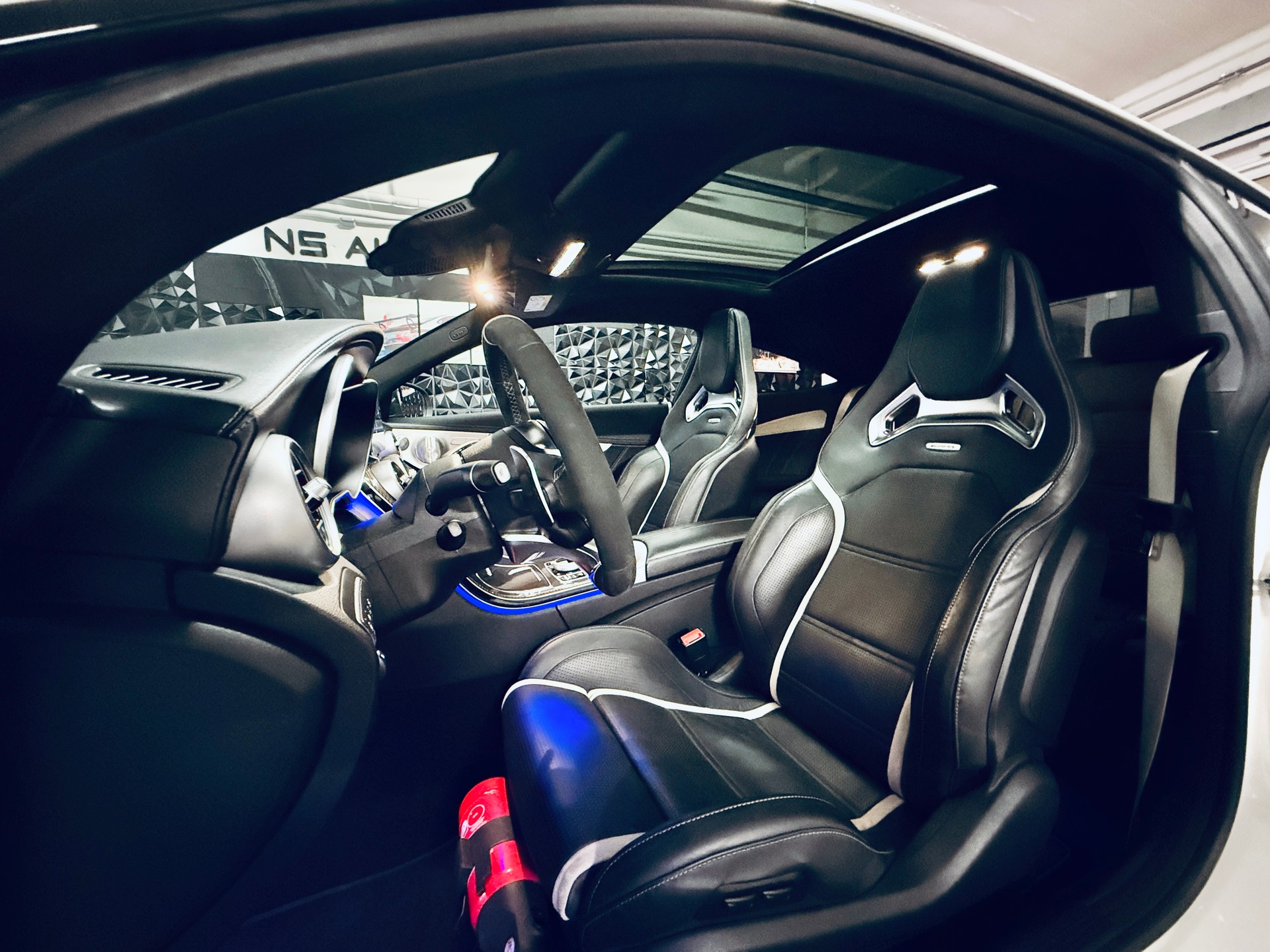 MERCEDES-BENZ C 63 S AMG Premium 9G-tronic-image-24