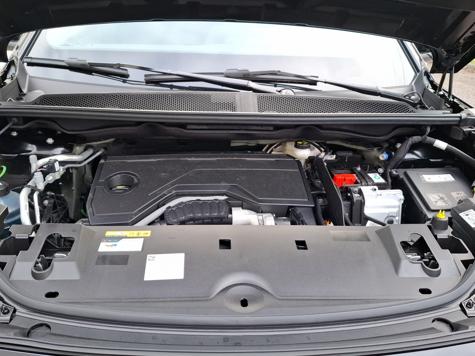 PEUGEOT 3008 NEW 145 e-DCS Allure P-image-11