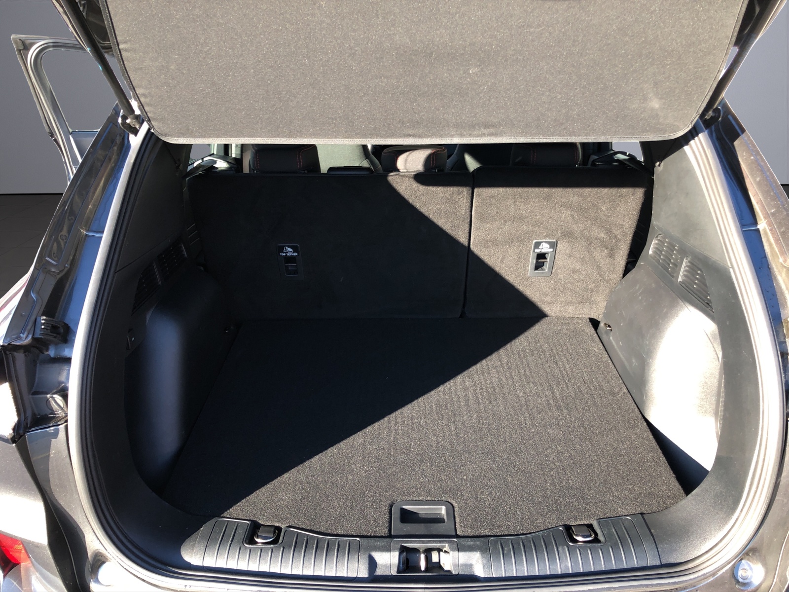 FORD Kuga 2.5 Plug-in Hybrid ST-Line-image-13