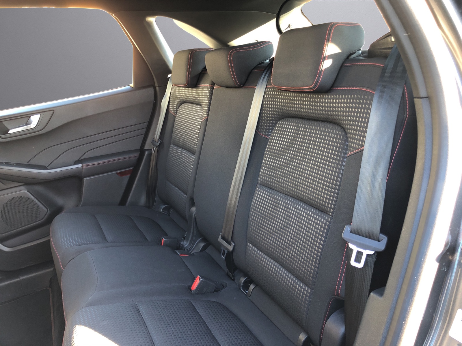 FORD Kuga 2.5 Plug-in Hybrid ST-Line-image-7