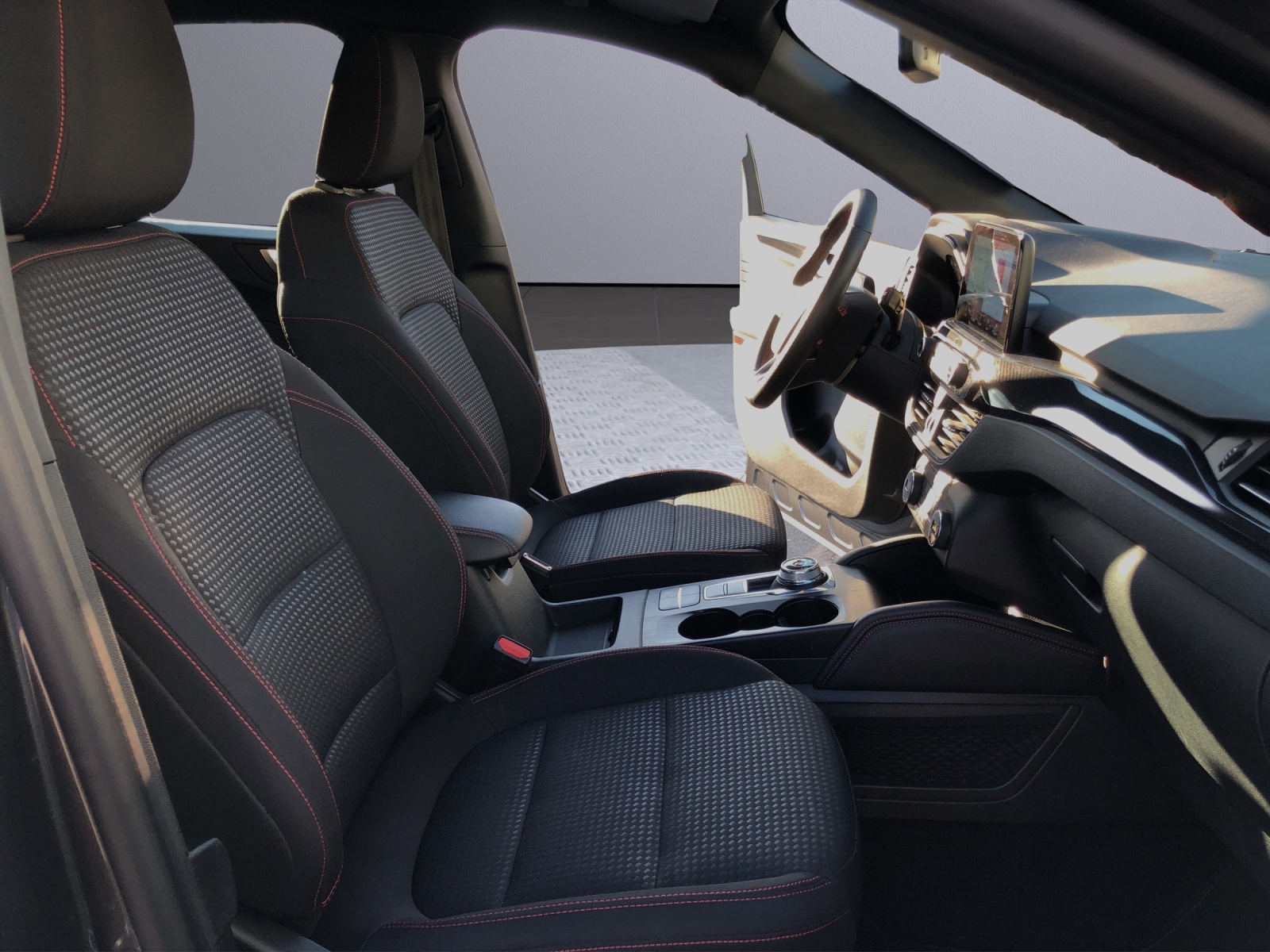 FORD Kuga 2.5 Plug-in Hybrid ST-Line-image-11
