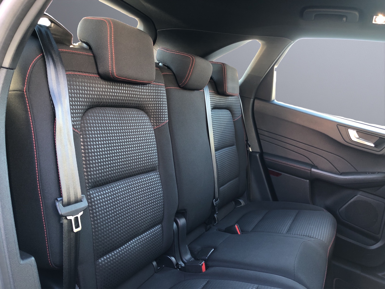FORD Kuga 2.5 Plug-in Hybrid ST-Line-image-12