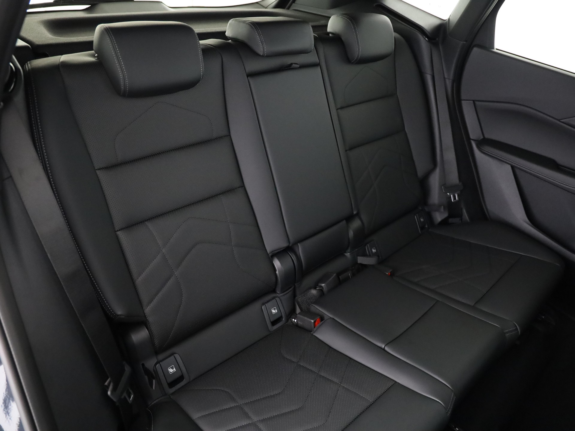 BMW 223d xDrive SDKG Active Tourer-image-15