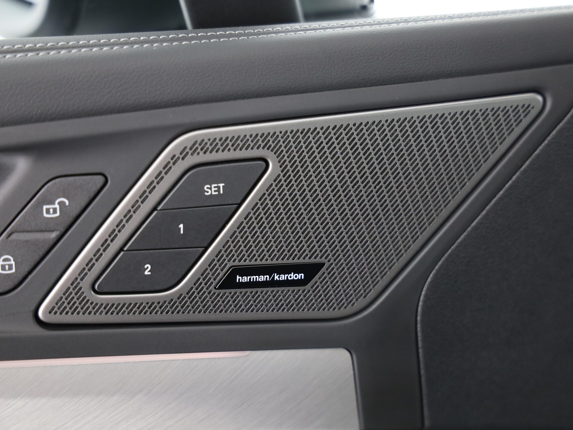 BMW 223d xDrive SDKG Active Tourer-image-12