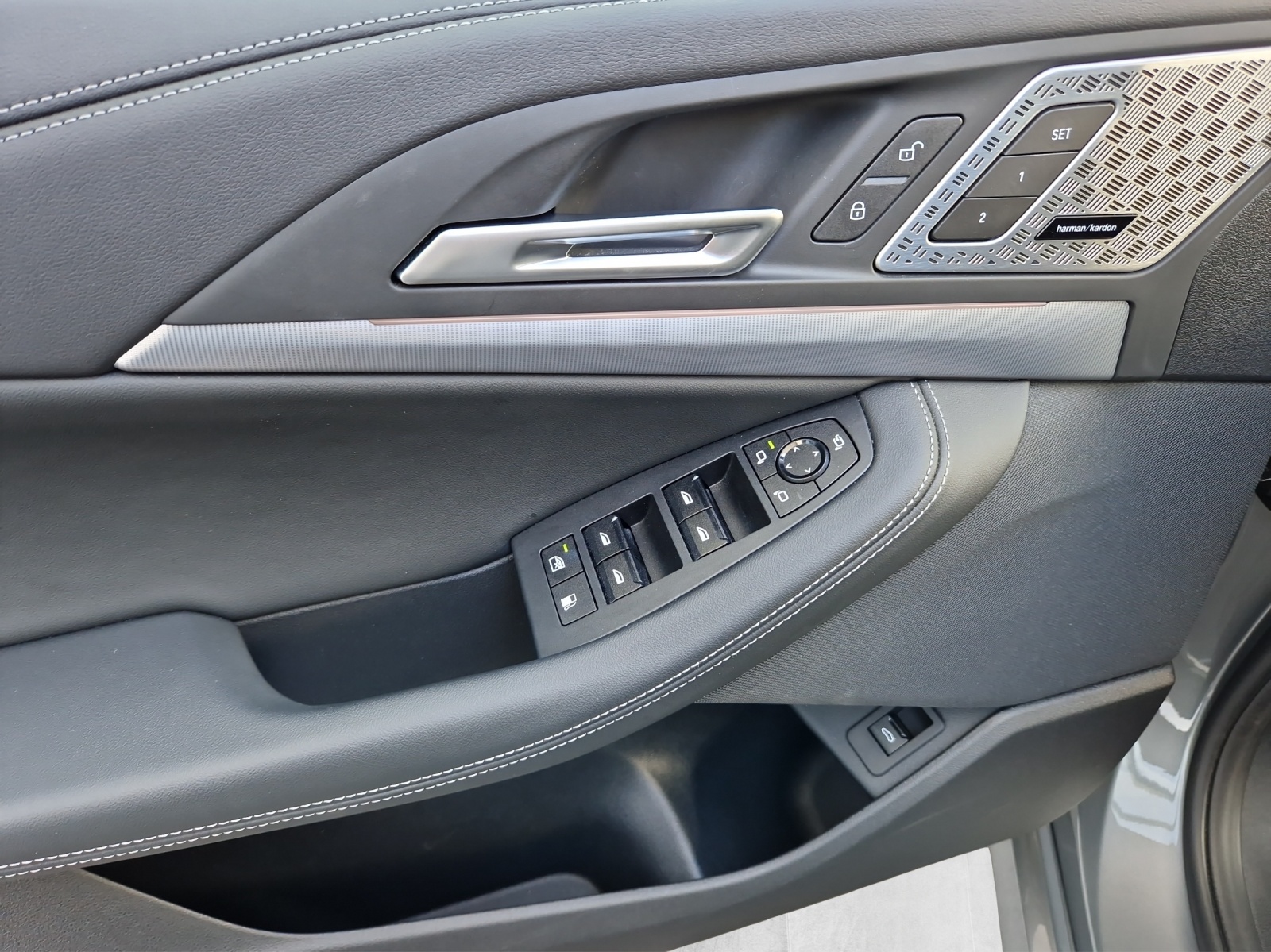 BMW 230e xDrive Active Tourer M Sport-image-11