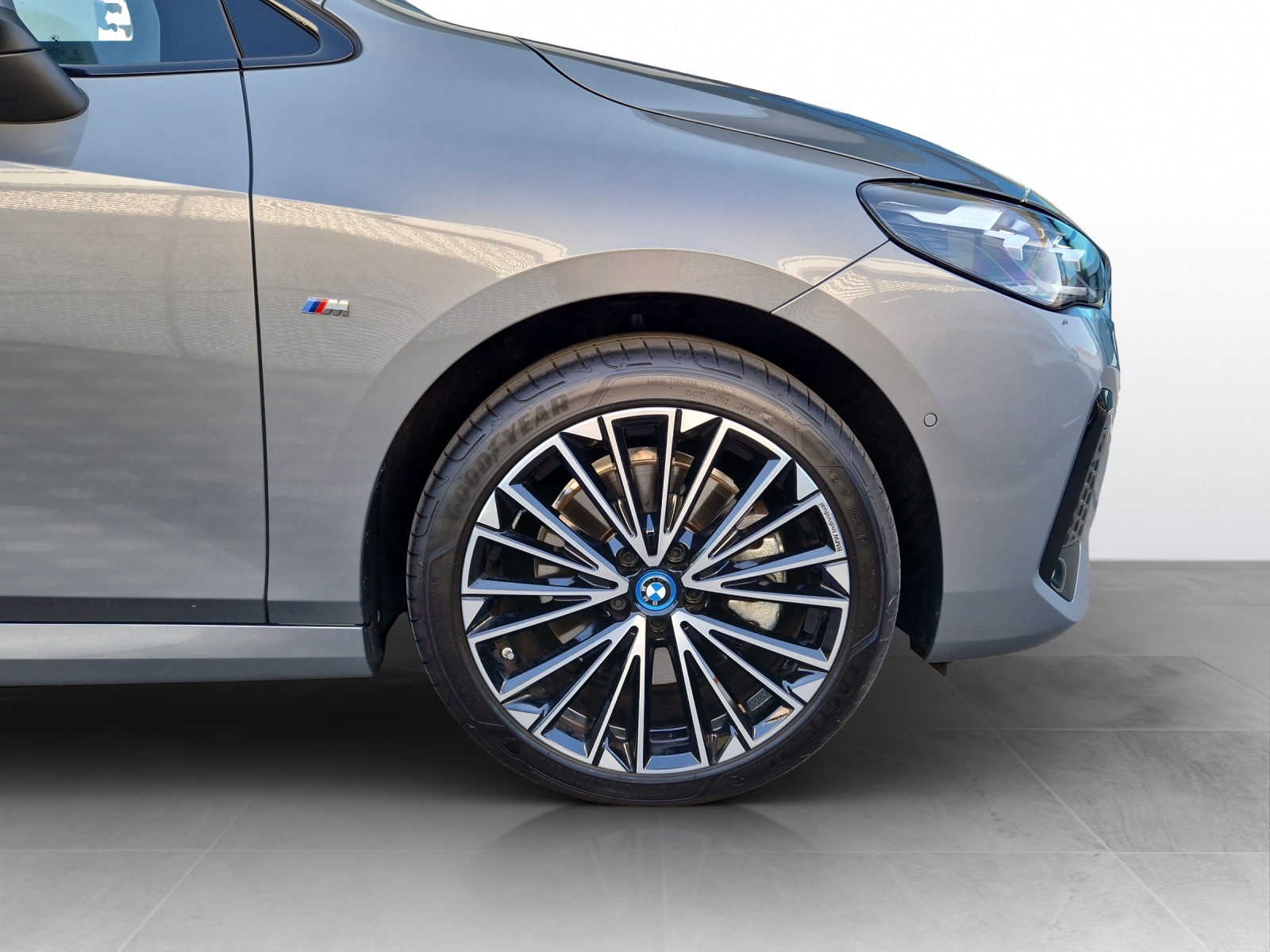 BMW 230e xDrive Active Tourer M Sport-image-5