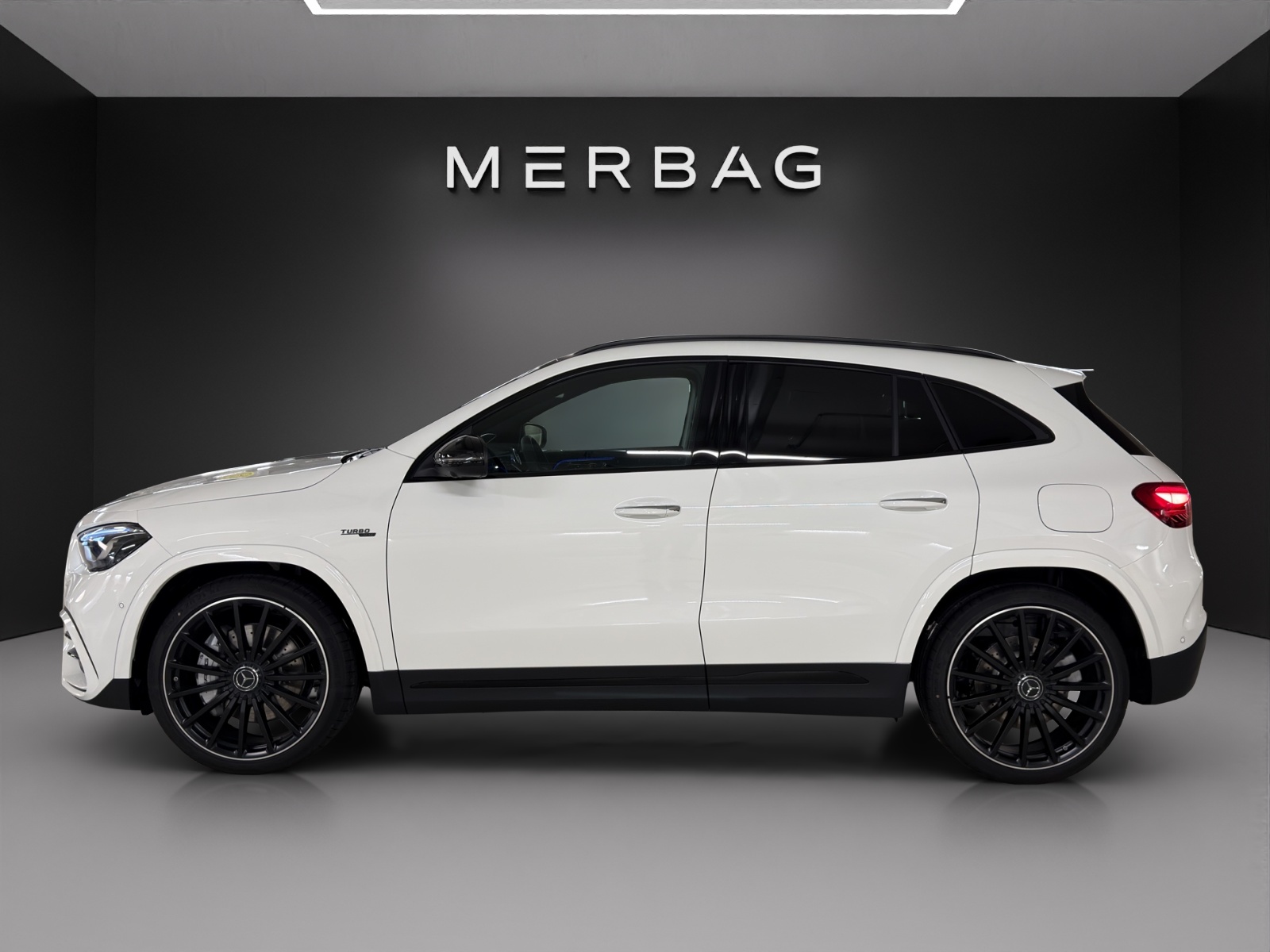 MERCEDES-BENZ GLA AMG 35 4Matic 8G-DCT-image-3