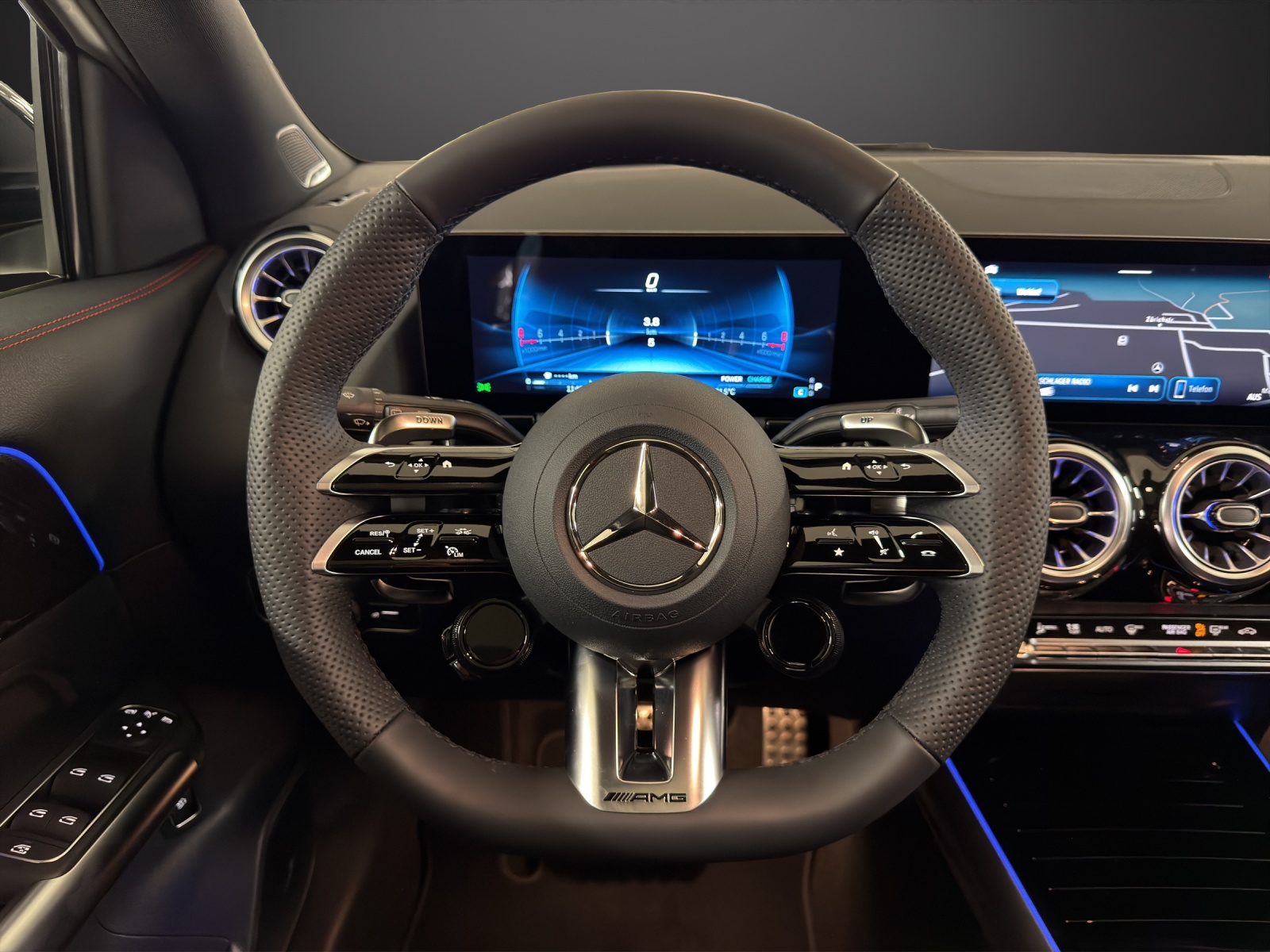 MERCEDES-BENZ GLA AMG 35 4Matic 8G-DCT-image-9