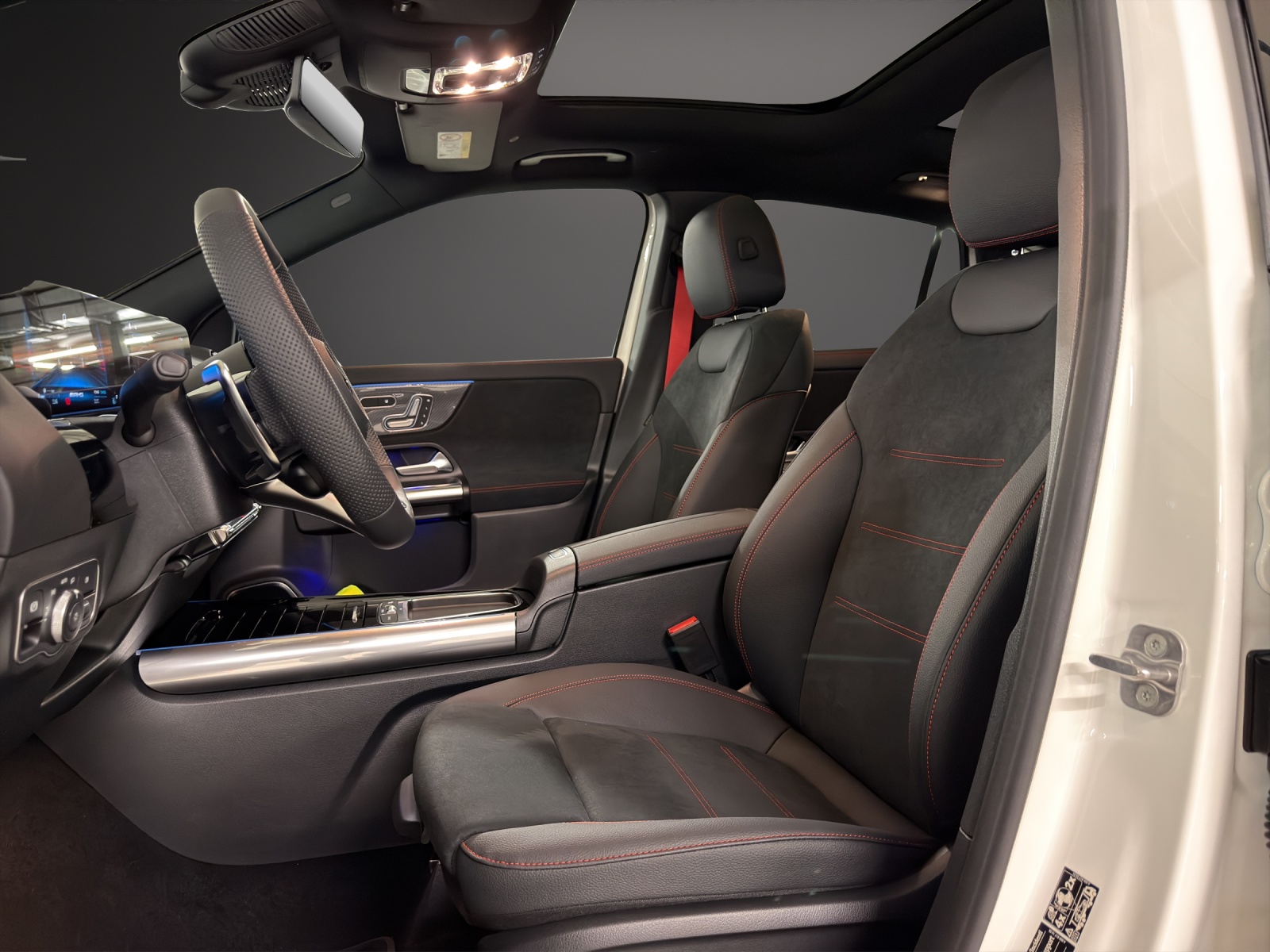MERCEDES-BENZ GLA AMG 35 4Matic 8G-DCT-image-12