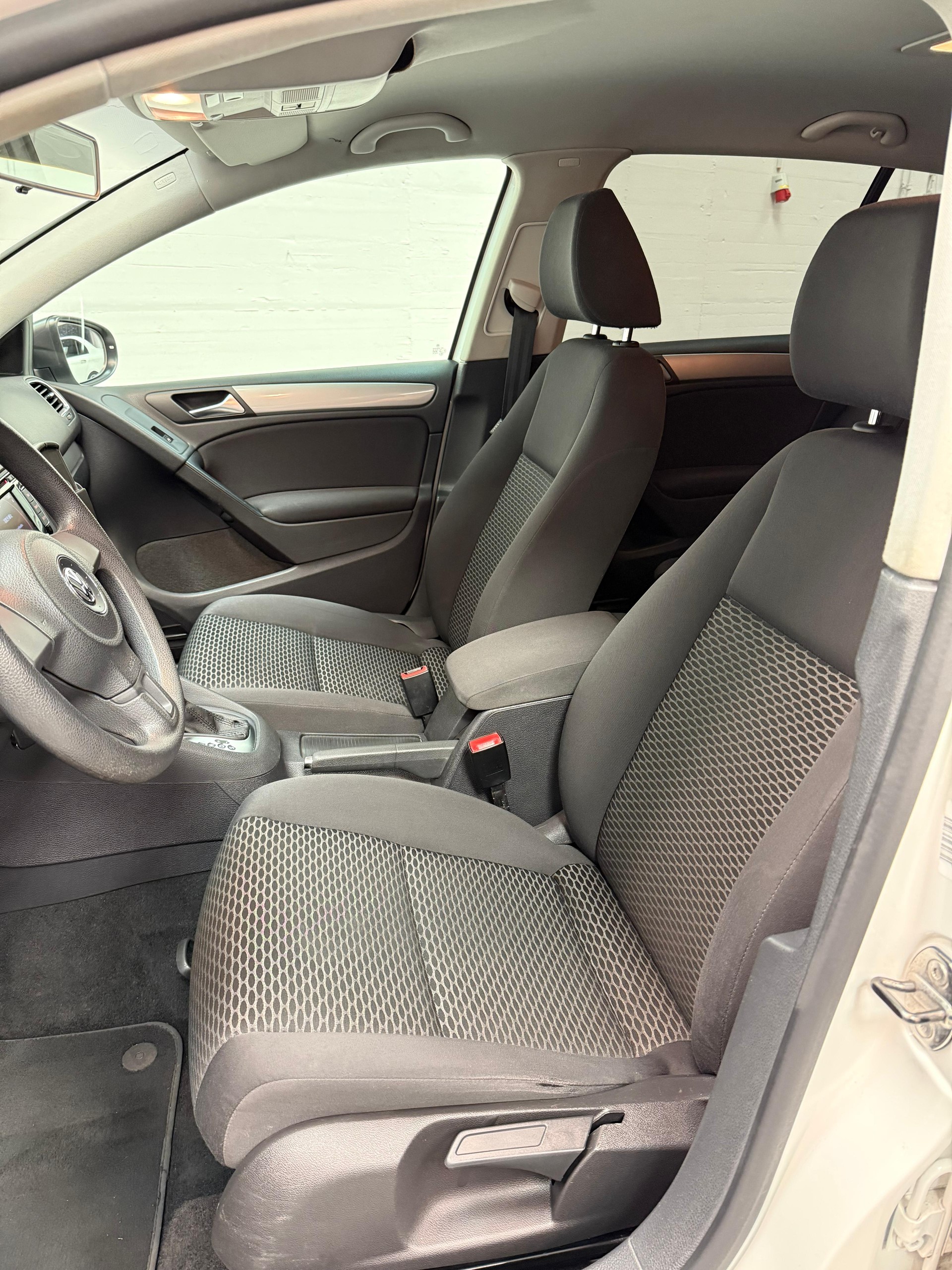 VW Golf 1.4 TSI Comfortline DSG Automat ab MFK 8-fach bereift Garantie opt. Finanzierung ab 99.--image-8