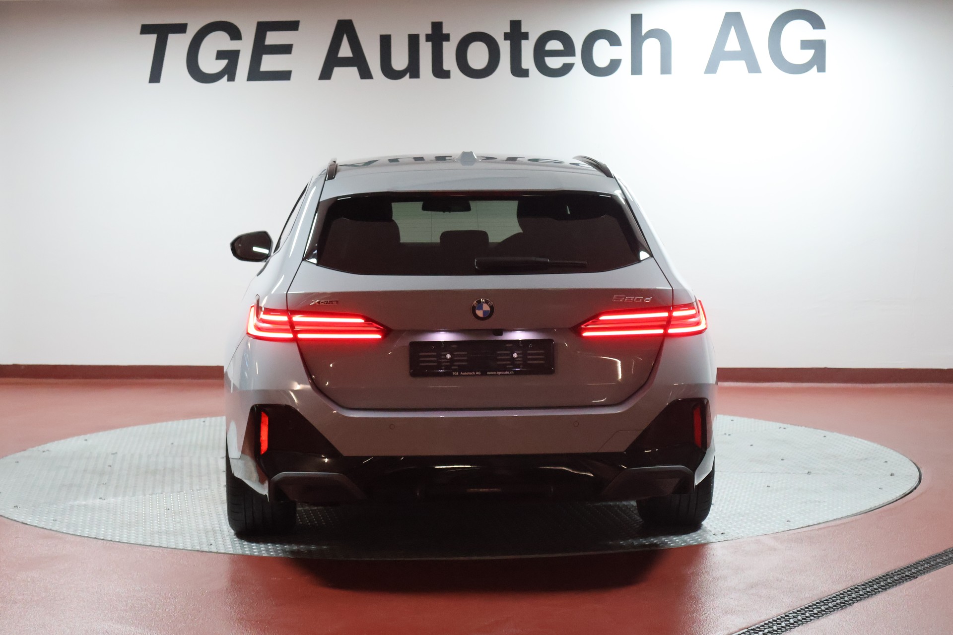 BMW 520d xDrive 48V Touring M Sport Steptronic-image-20