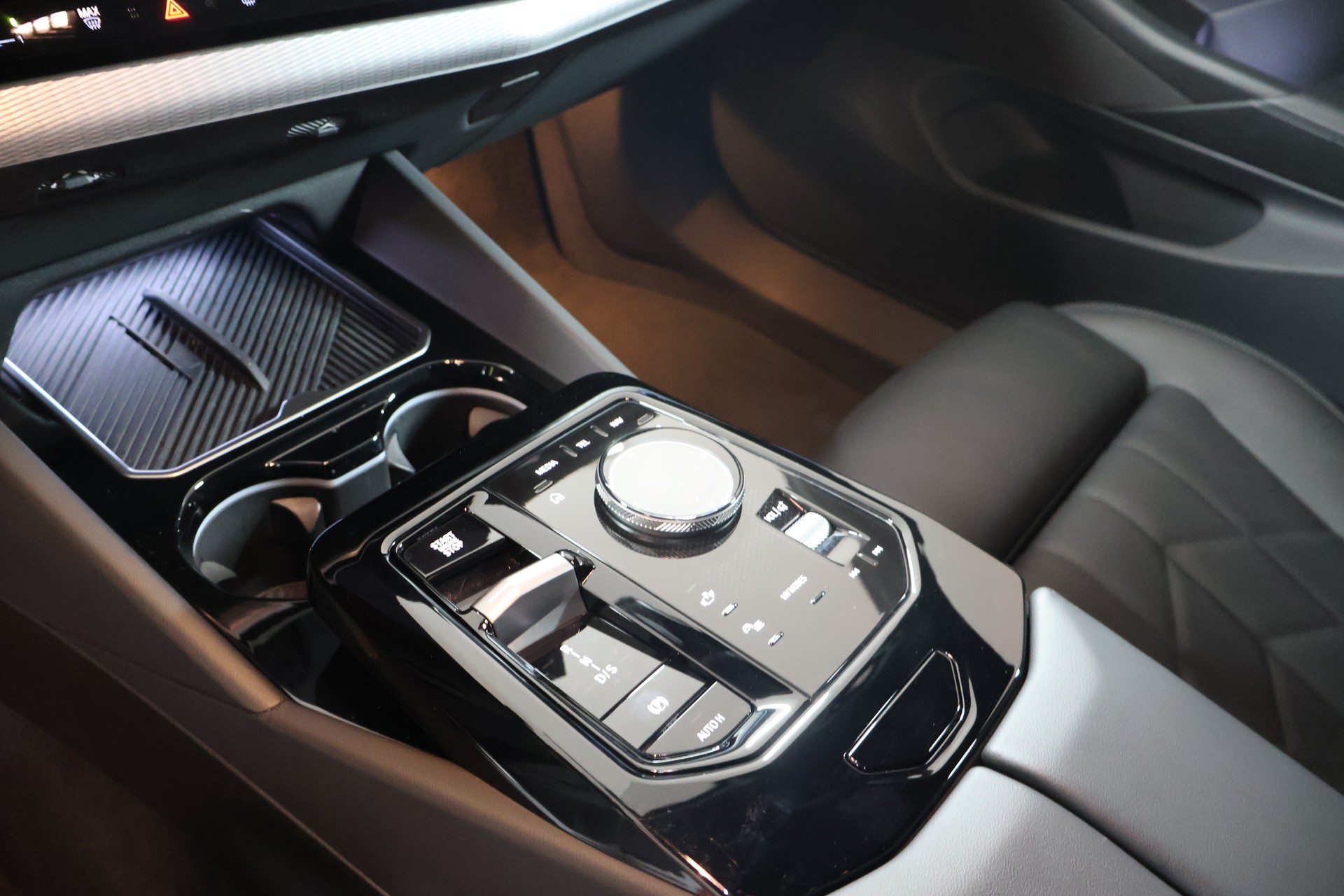 BMW 520d xDrive 48V Touring M Sport Steptronic-image-8