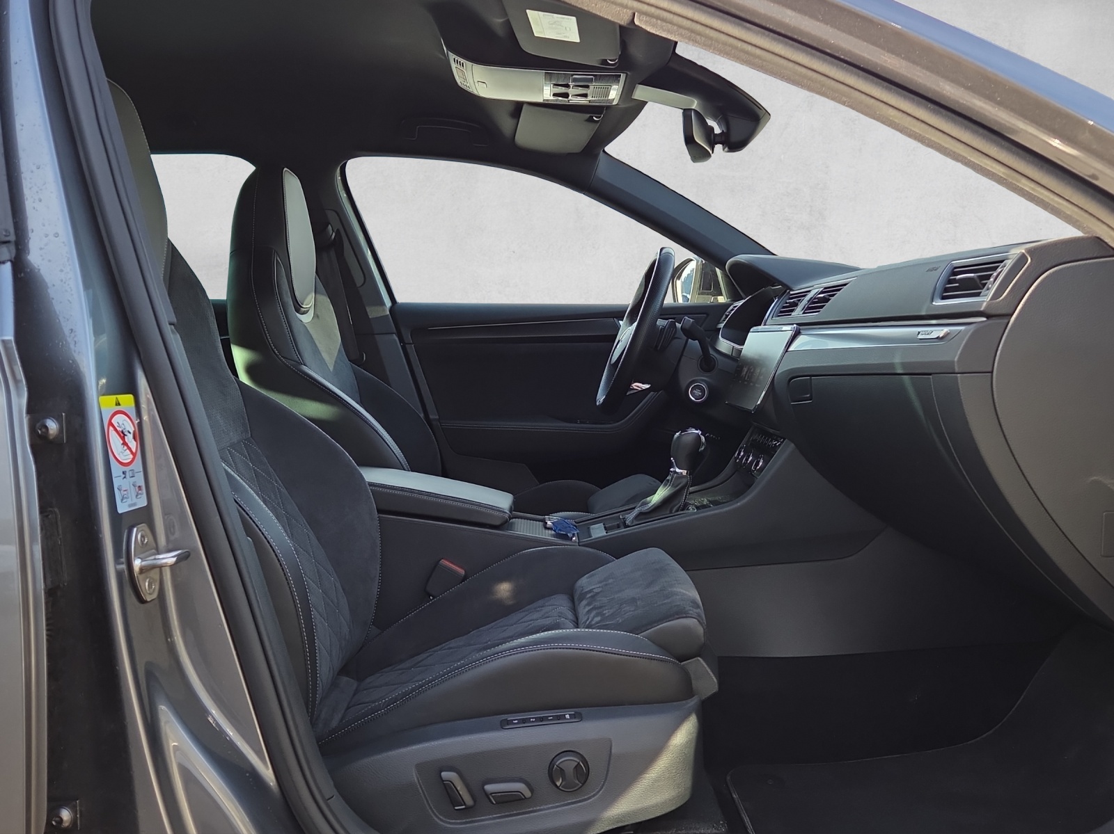 SKODA Superb 1.4 TSI Sport Line PHEV DSG-image-12