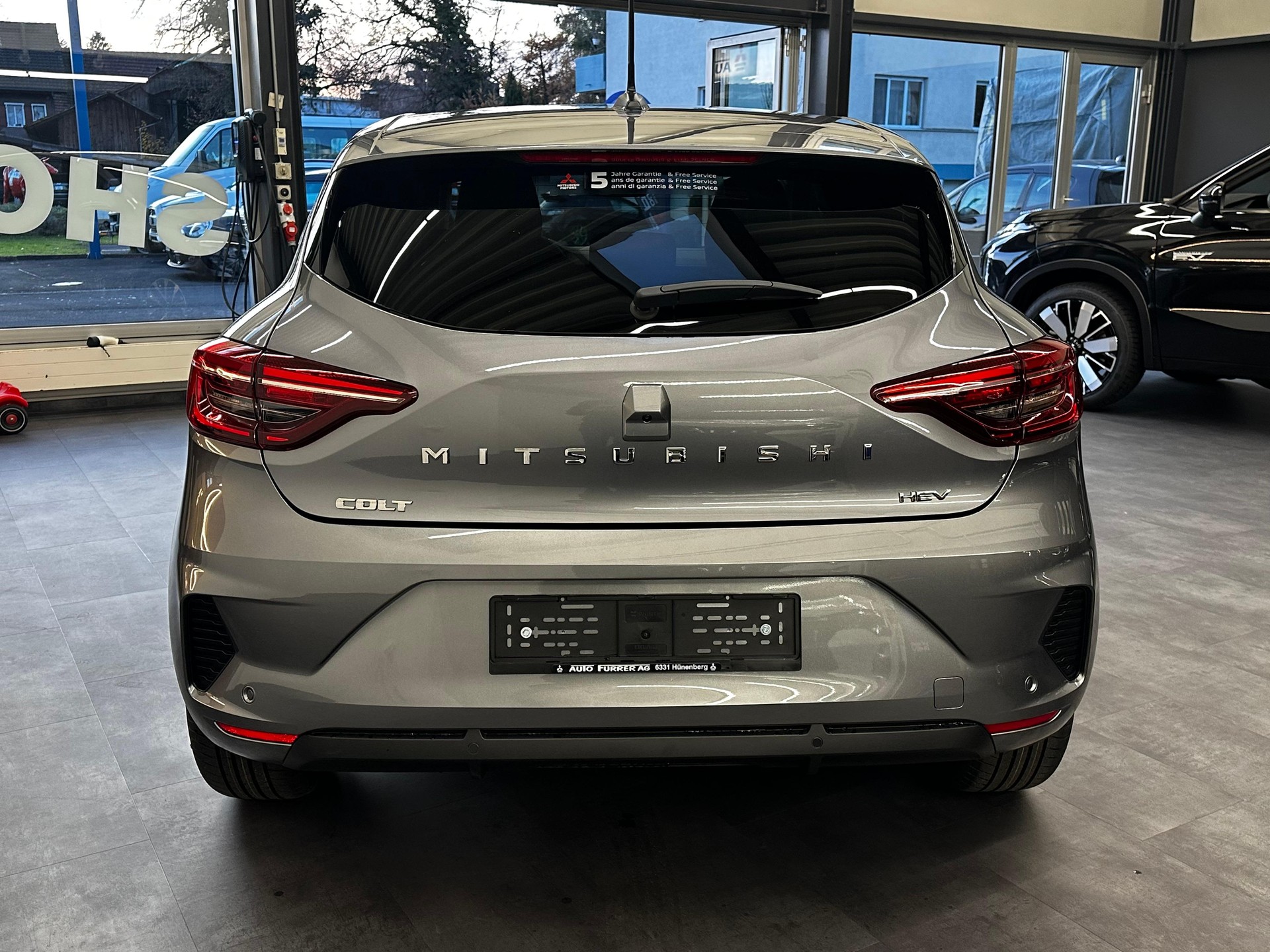 MITSUBISHI Colt 1.6 HEV Invite+-showroom-element-3