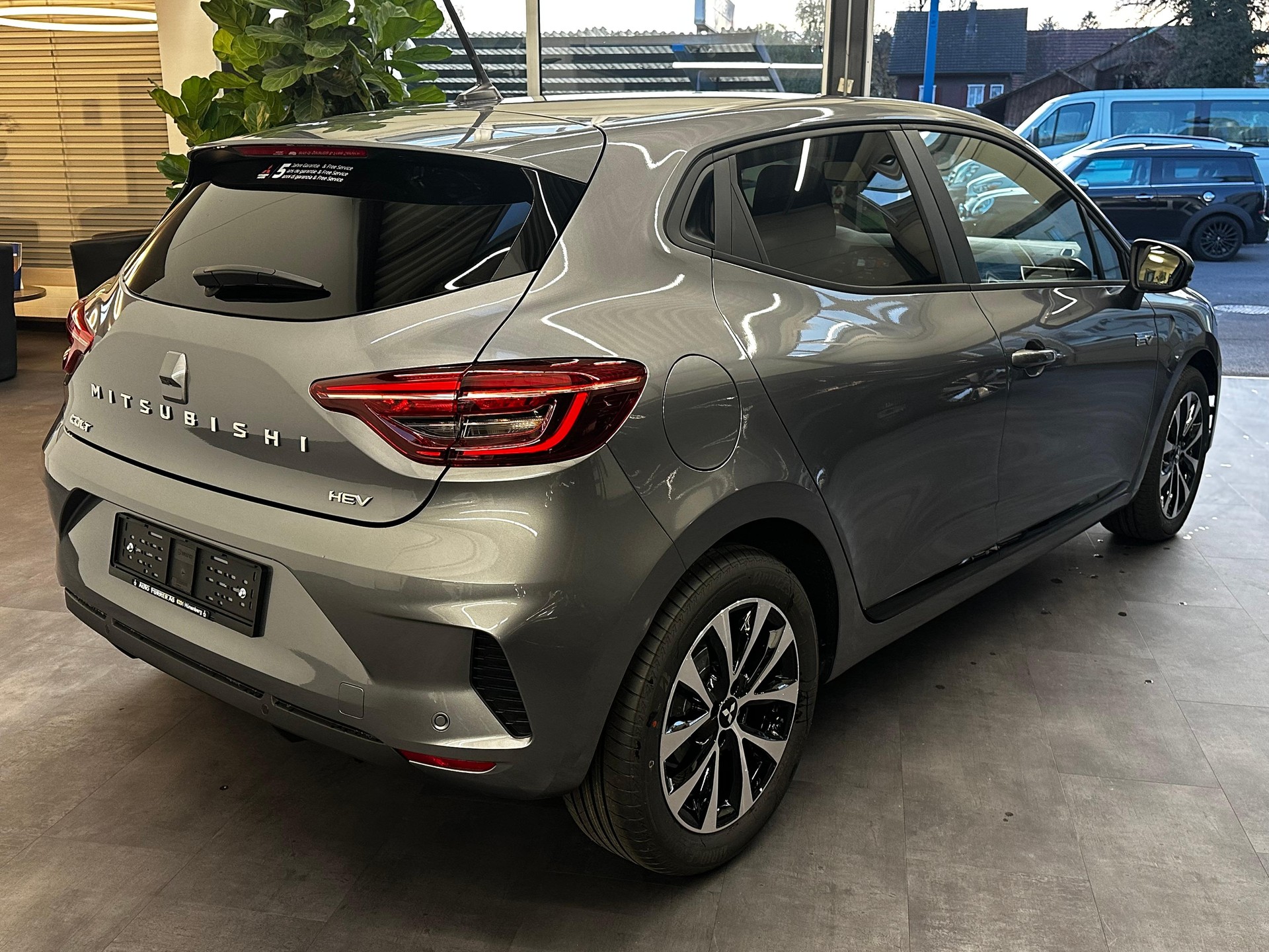 MITSUBISHI Colt 1.6 HEV Invite+-image-4