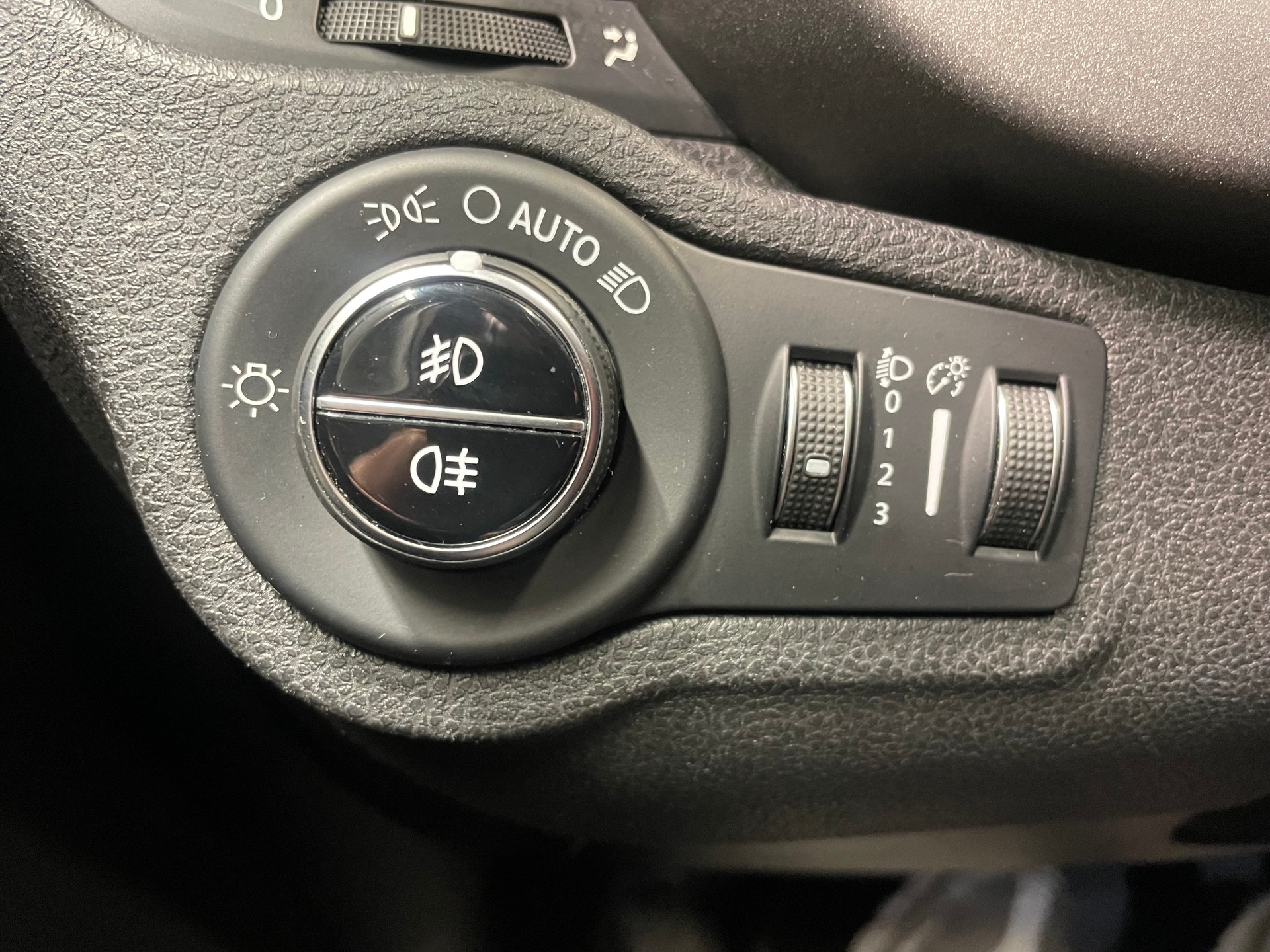 FIAT 500X 2.0 MJ Cross 4x4 Automatic (48)-image-17