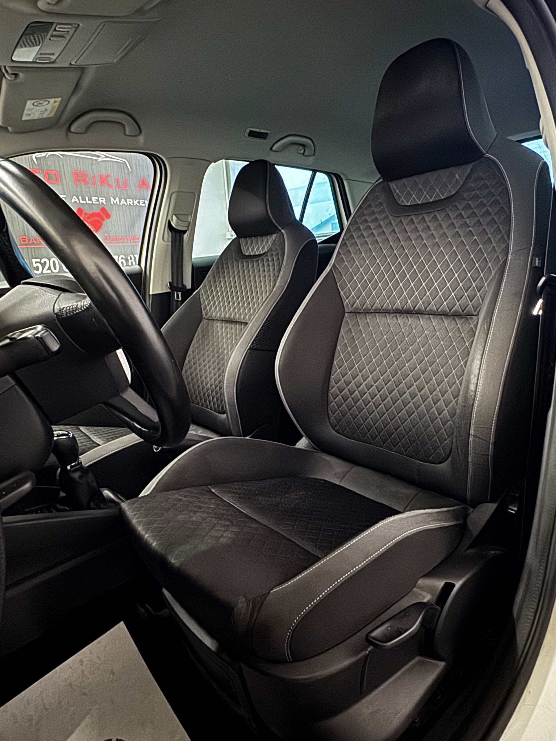 SKODA Fabia 1.2 TSI Ambition-image-13
