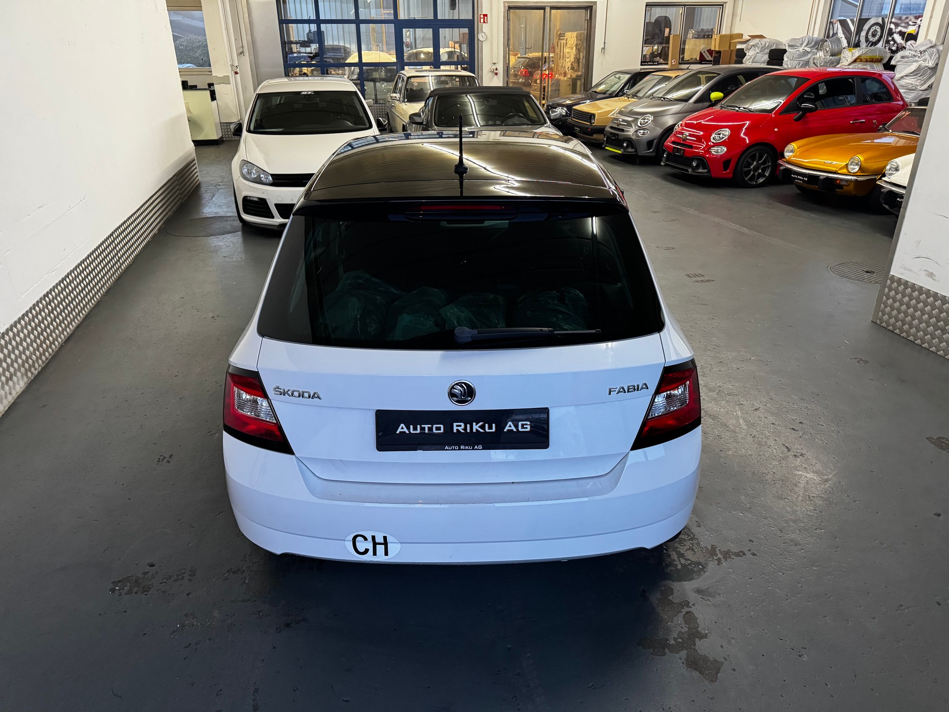 SKODA Fabia 1.2 TSI Ambition-image-9