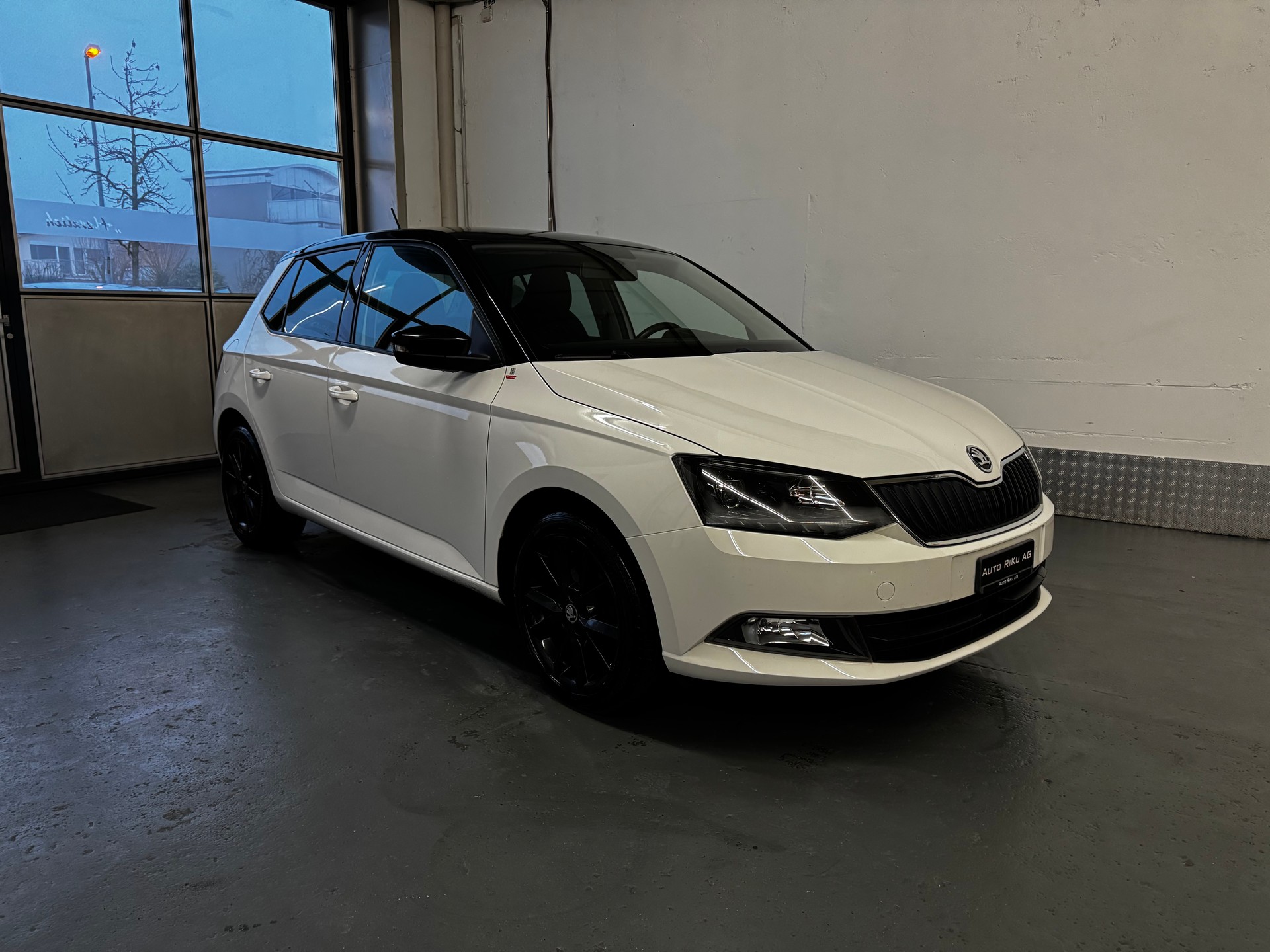 SKODA Fabia 1.2 TSI Ambition-image-1