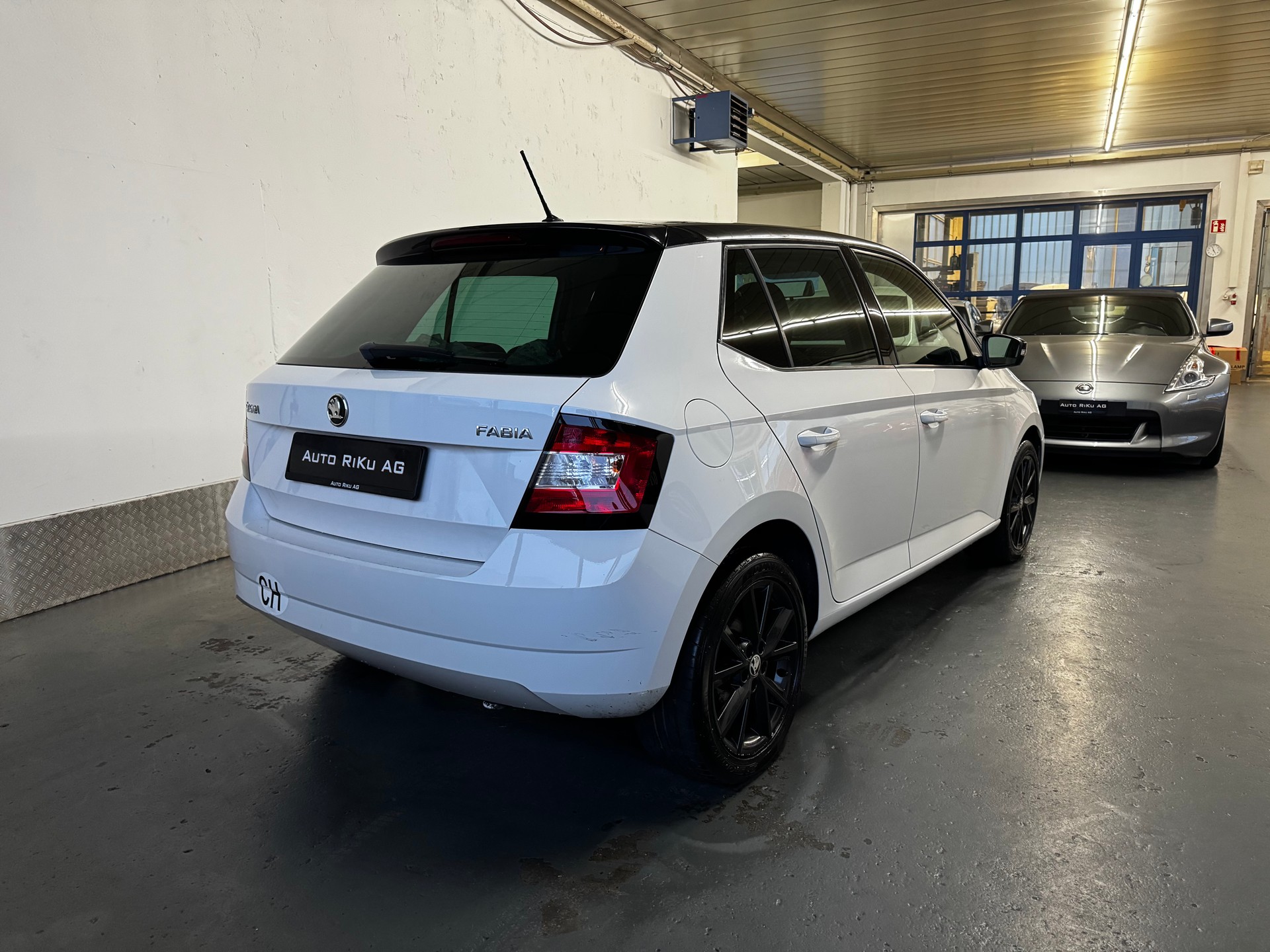 SKODA Fabia 1.2 TSI Ambition-image-8