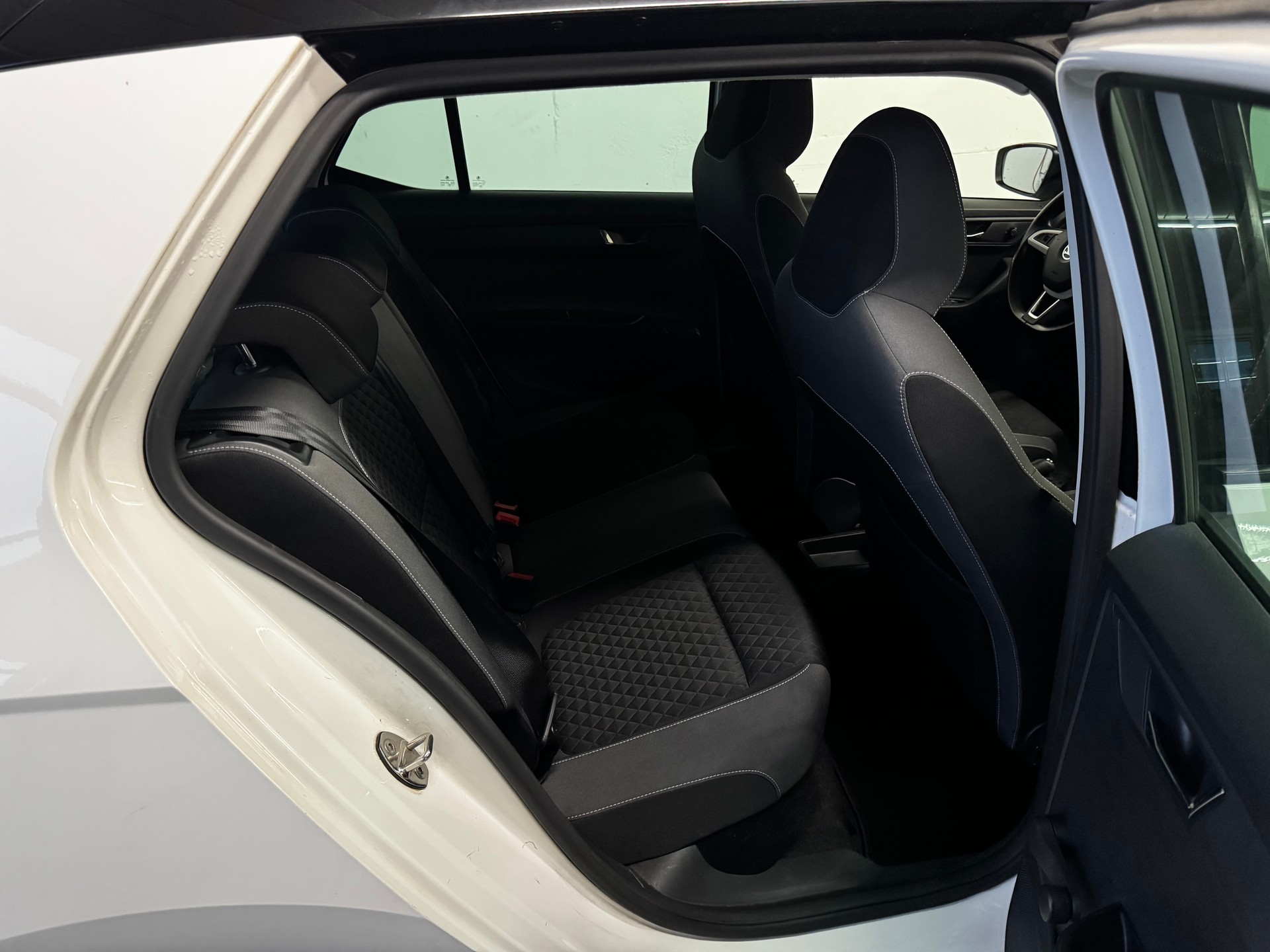 SKODA Fabia 1.2 TSI Ambition-image-19