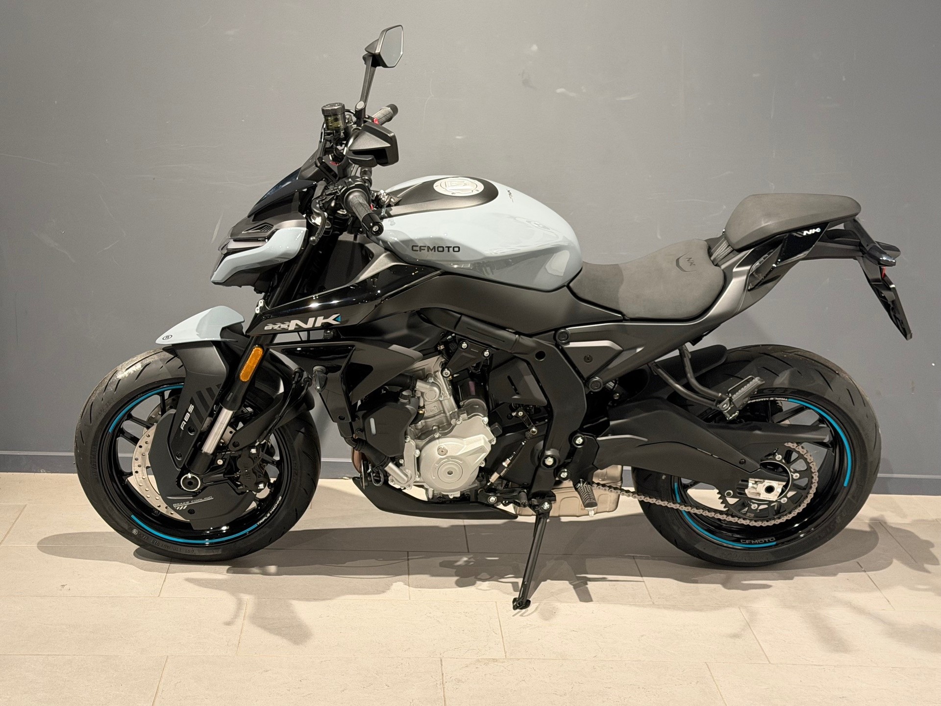 CF MOTO 675NK-showroom-element-3