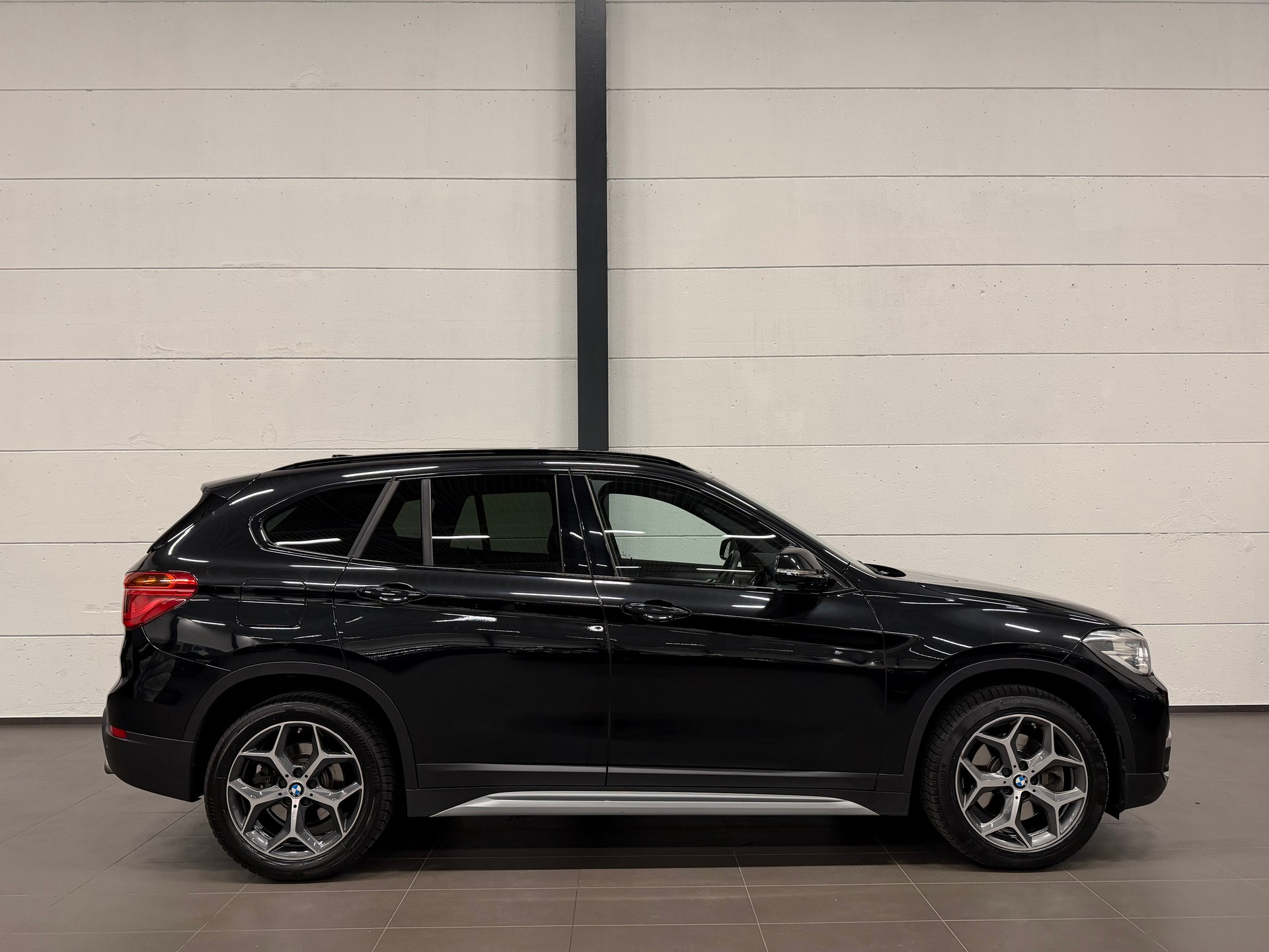 BMW X1 xDrive 25i xLine Steptronic-image-9