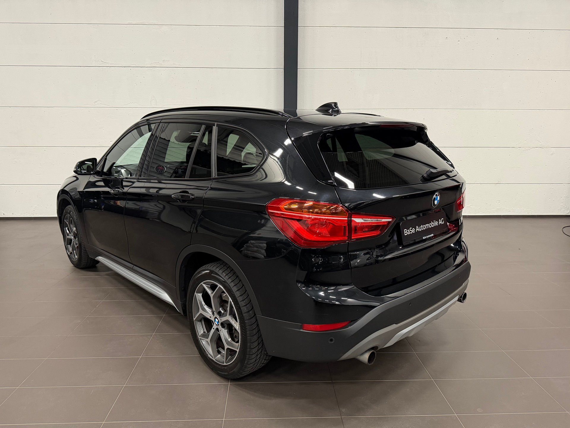 BMW X1 xDrive 25i xLine Steptronic-image-12